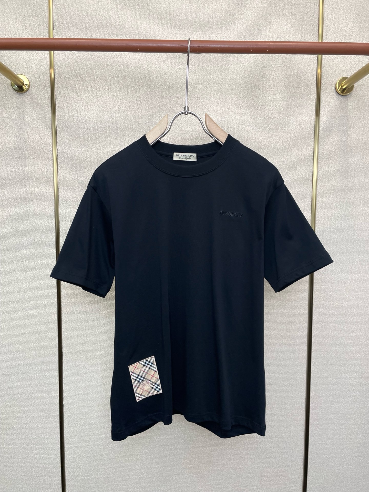 。Burberry巴宝莉💥砸锅卖铁都要上的新款新款原单男士休闲短袖 高端定制 高端版本 时尚百搭爆款⚠️