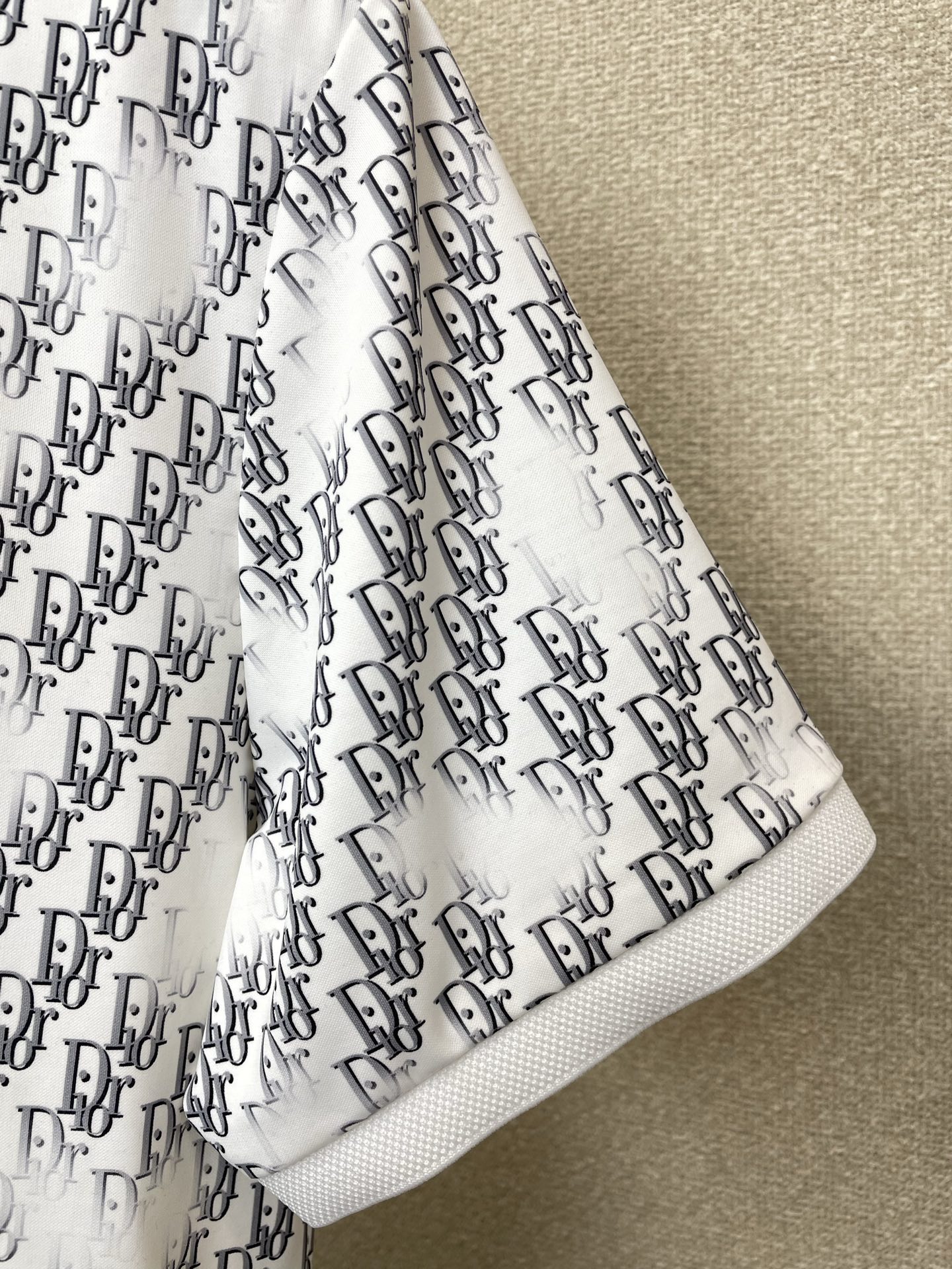 。Dior迪奥💥砸锅卖铁都要上的新款新款原单男士休闲短袖 高端定制 高端版本 时尚百搭爆款⚠️⚠️✨✨进