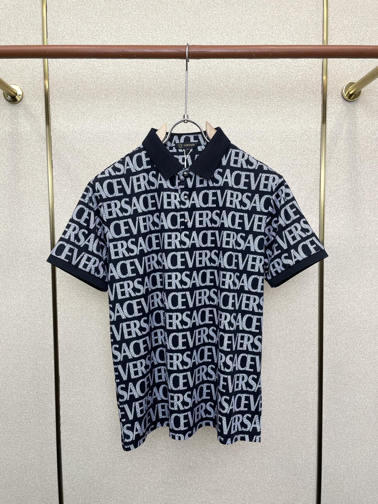 。VERSACE范思哲💥砸锅卖铁都要上的新款新款原单男士休闲短袖 高端定制 高端版本 时尚百搭爆款⚠️⚠