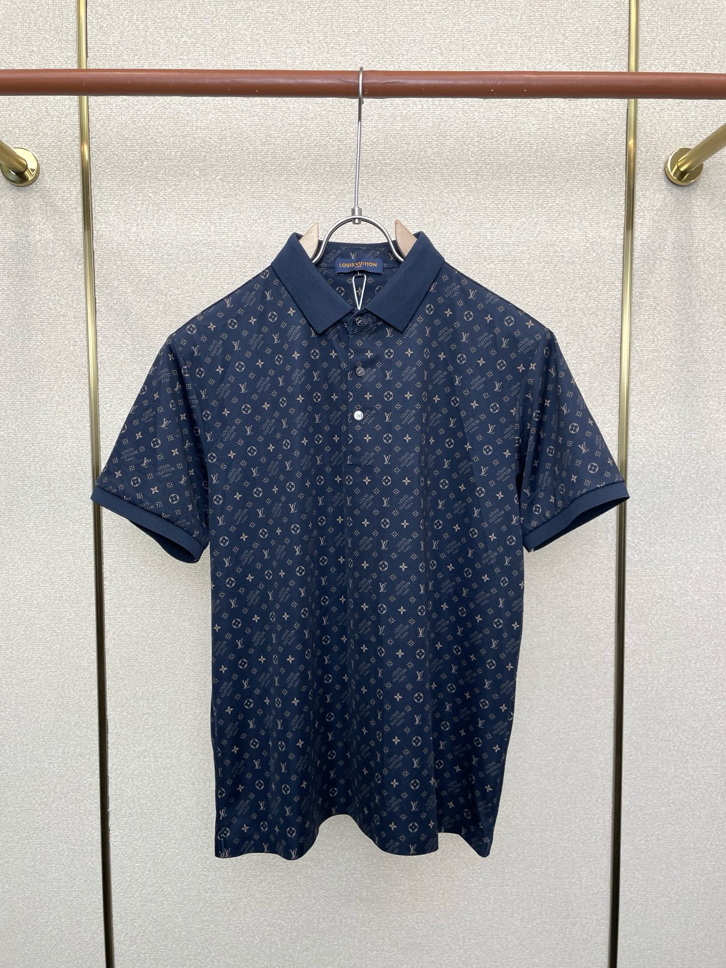 。Louis Vuitton路易威登💥砸锅卖铁都要上的新款新款原单男士休闲短袖 高端定制 高端版本 时尚