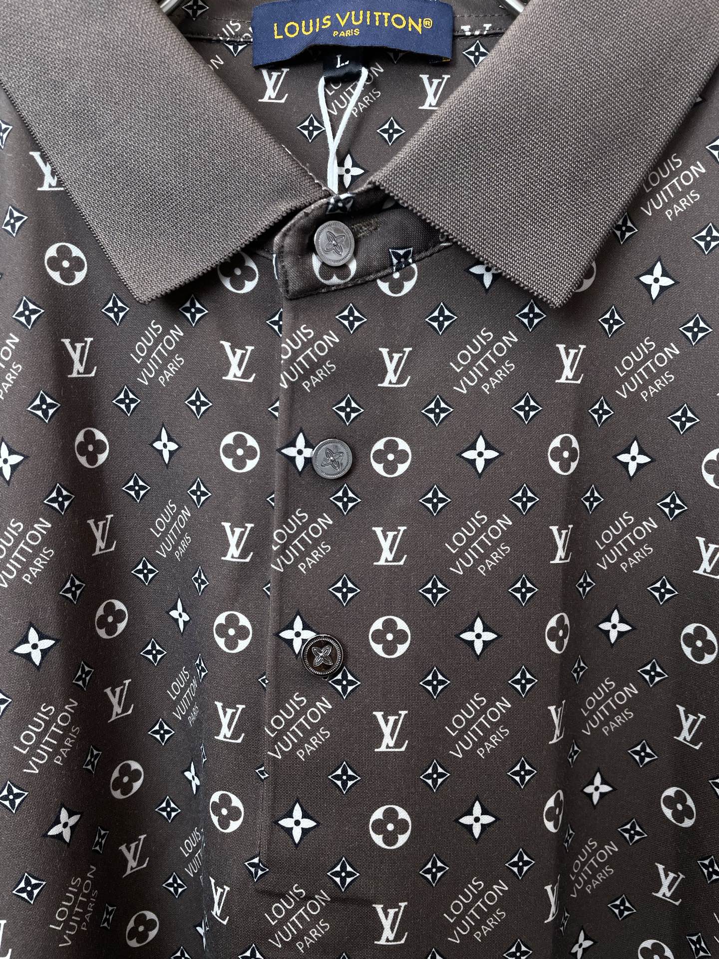 。Louis Vuitton路易威登💥砸锅卖铁都要上的新款新款原单男士休闲短袖 高端定制 高端版本 时尚