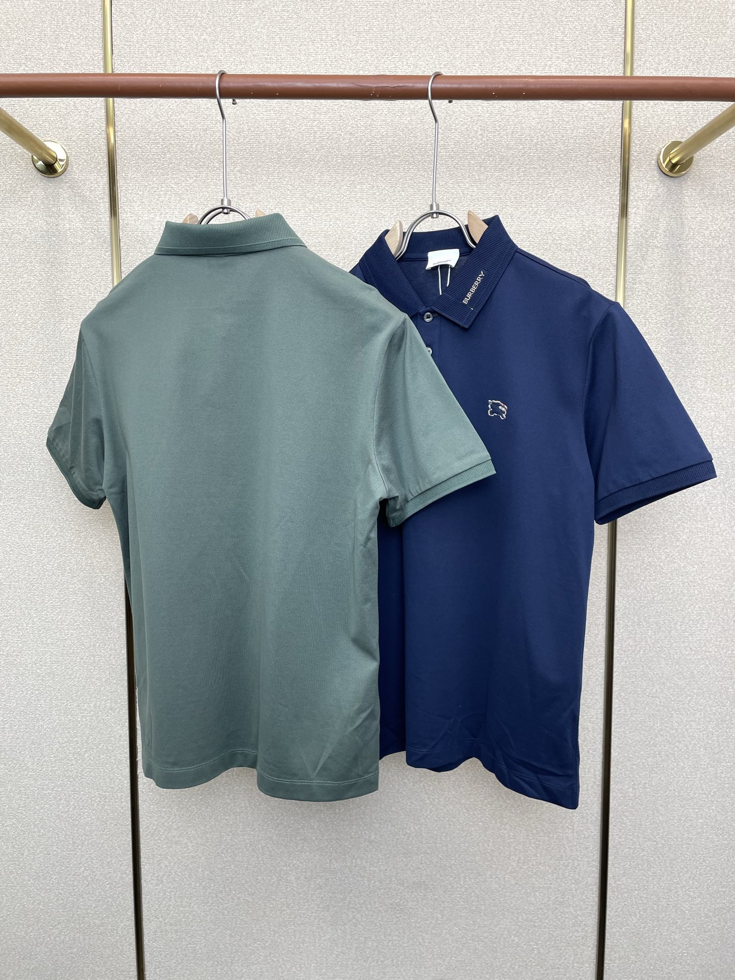 。Burberry巴宝莉💥砸锅卖铁都要上的新款新款原单男士休闲短袖 高端定制 高端版本 时尚百搭爆款⚠️