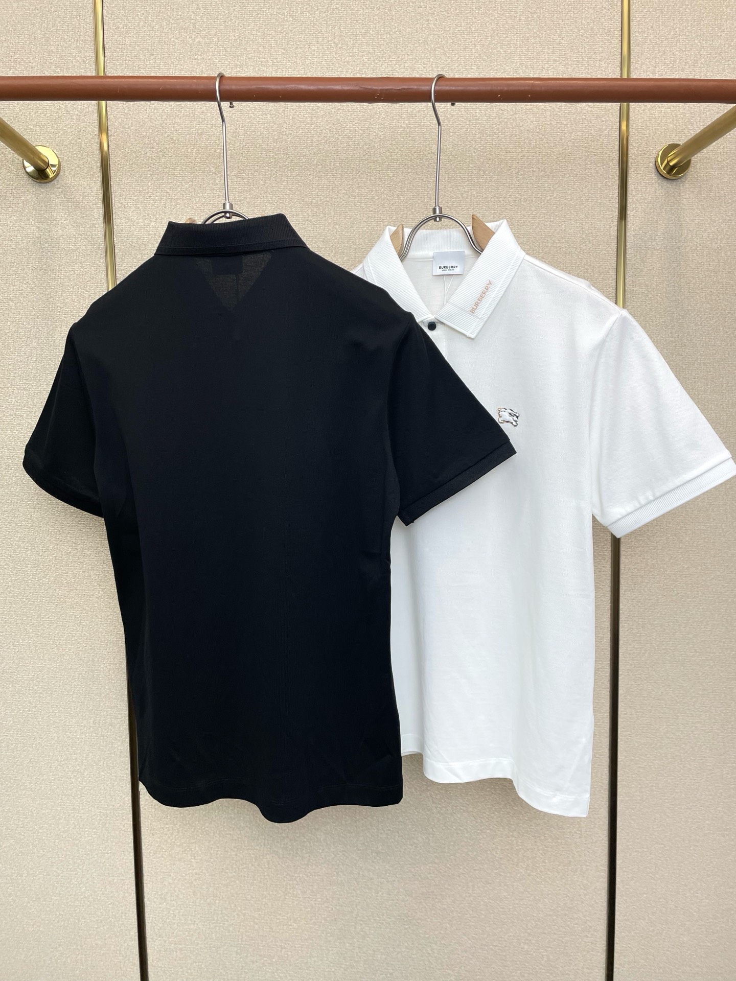 。Burberry巴宝莉💥砸锅卖铁都要上的新款新款原单男士休闲短袖 高端定制 高端版本 时尚百搭爆款⚠️