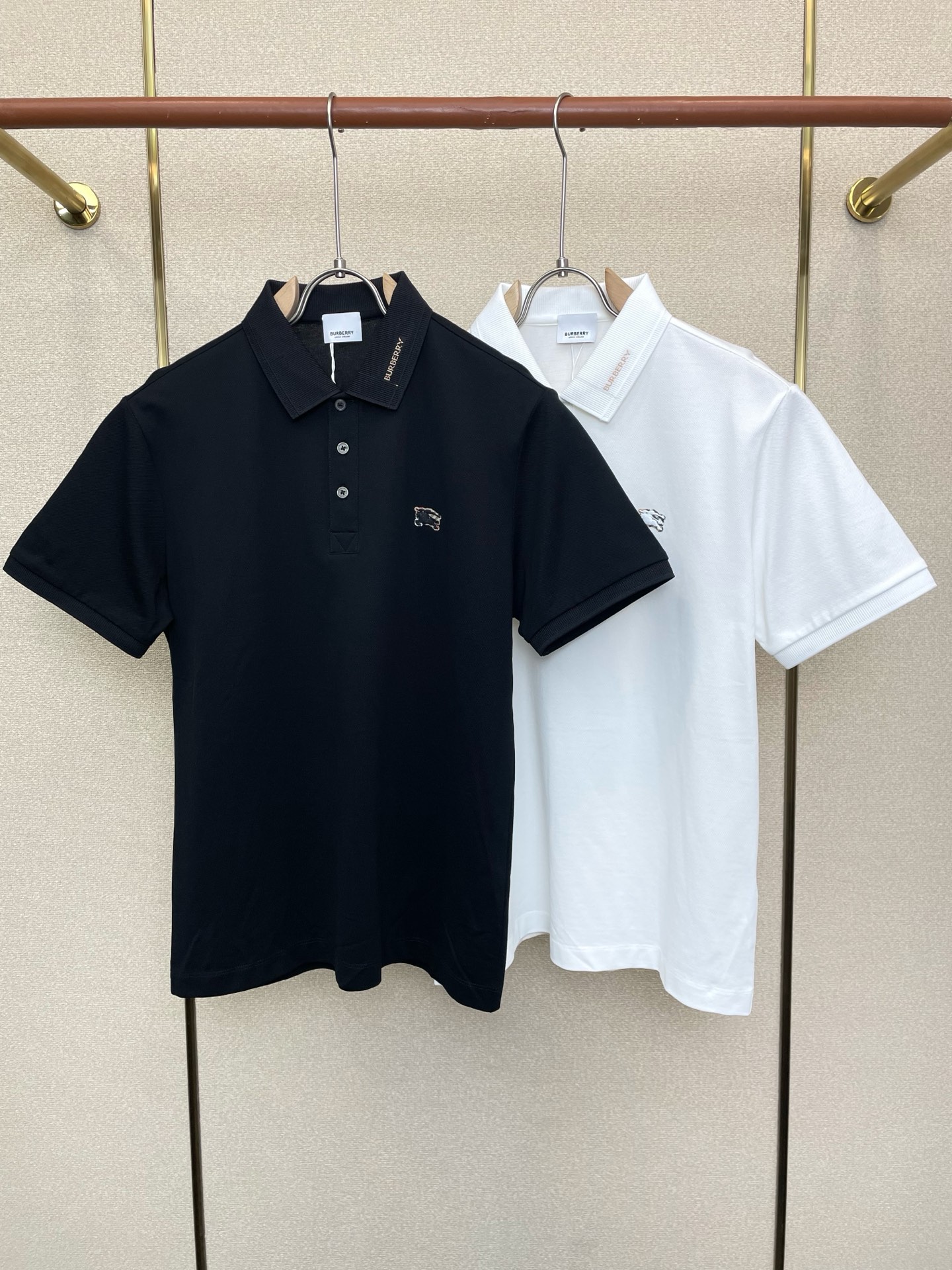 。Burberry巴宝莉💥砸锅卖铁都要上的新款新款原单男士休闲短袖 高端定制 高端版本 时尚百搭爆款⚠️