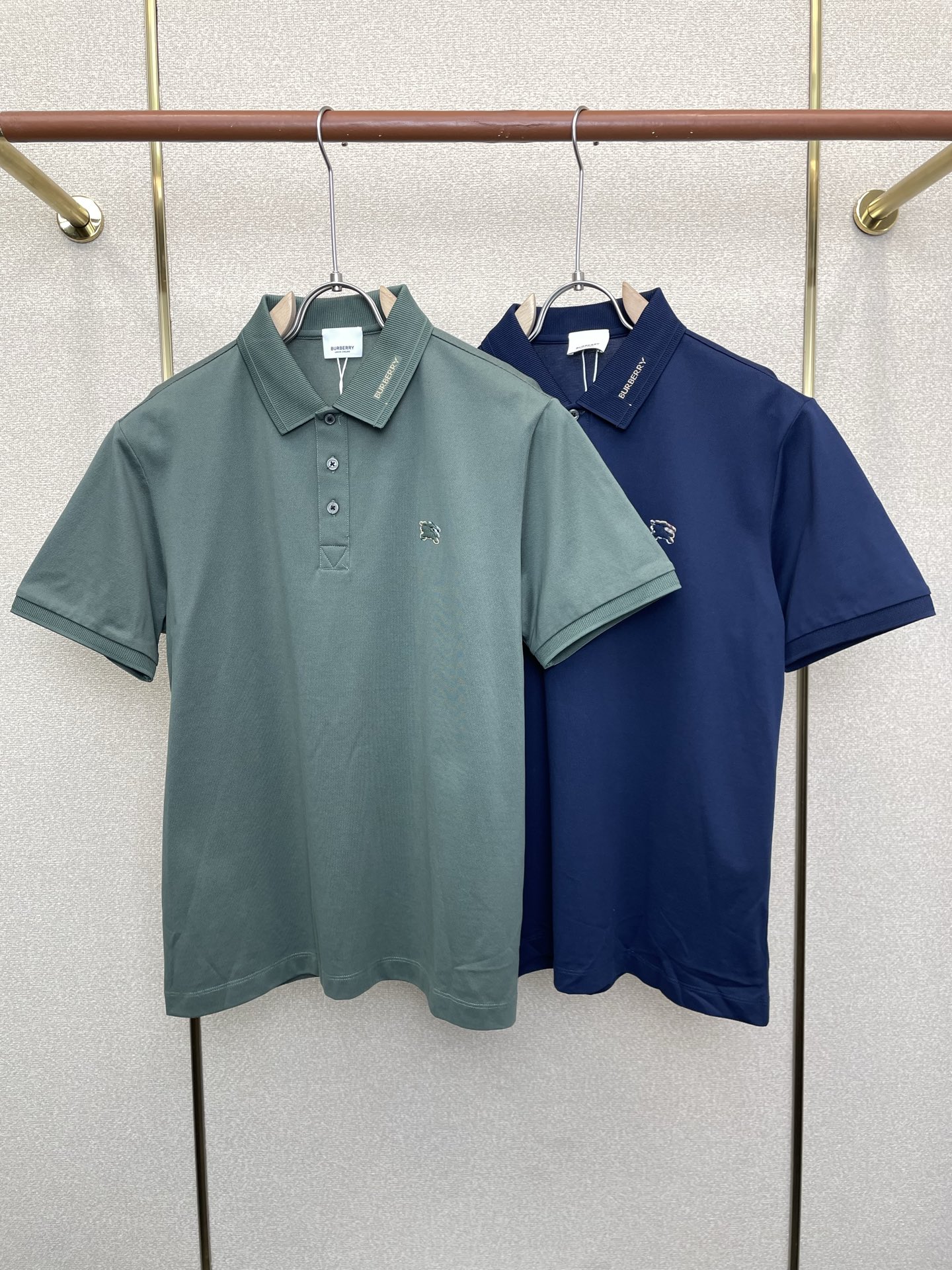 。Burberry巴宝莉💥砸锅卖铁都要上的新款新款原单男士休闲短袖 高端定制 高端版本 时尚百搭爆款⚠️