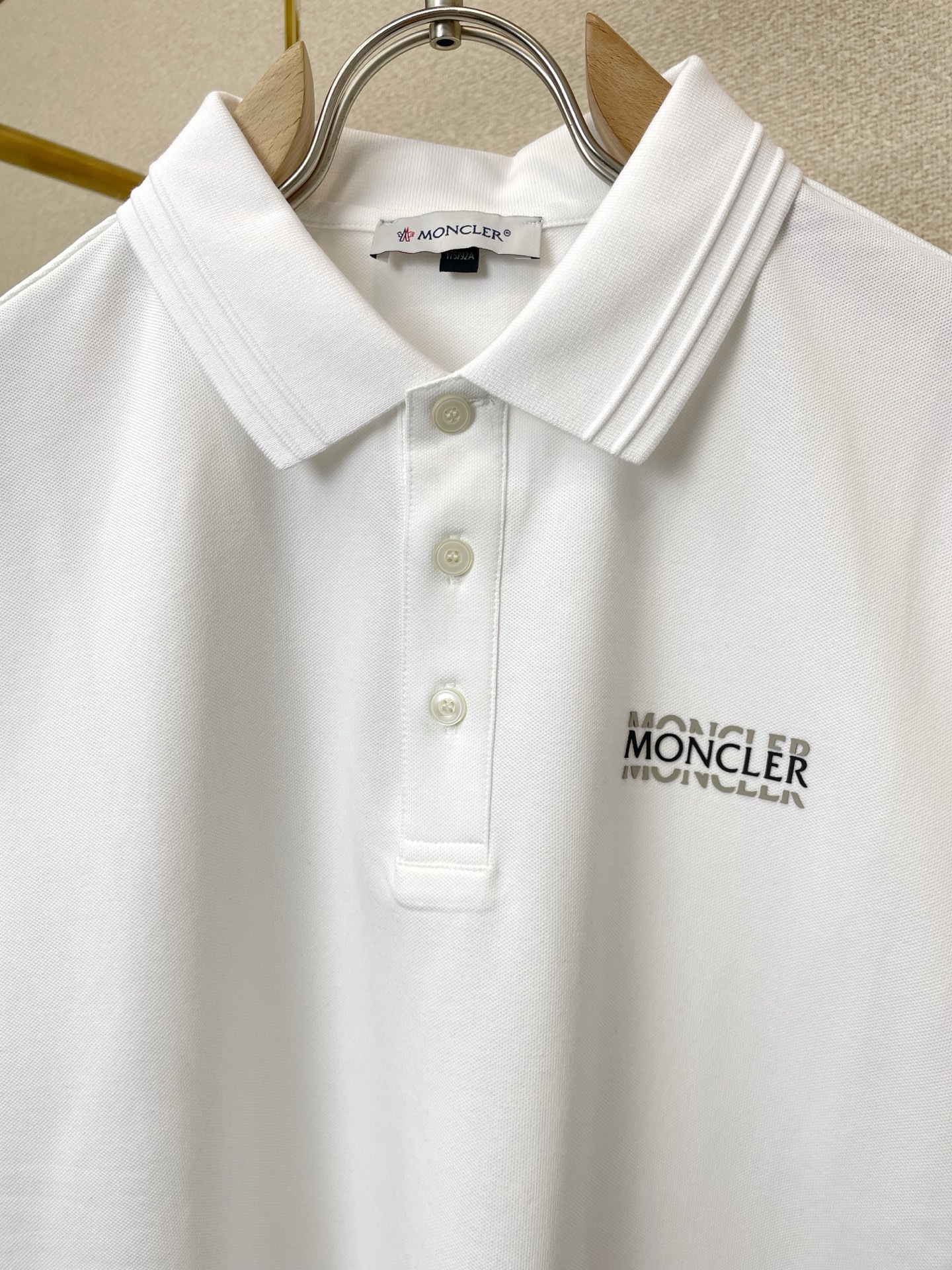 。Moncler蒙口💥砸锅卖铁都要上的新款新款原单男士休闲短袖 高端定制 高端版本 时尚百搭爆款⚠️⚠️