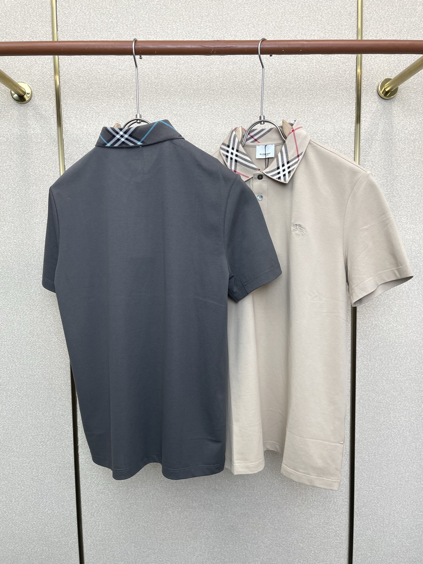 。Burberry巴宝莉💥砸锅卖铁都要上的新款新款原单男士休闲短袖 高端定制 高端版本 时尚百搭爆款⚠️