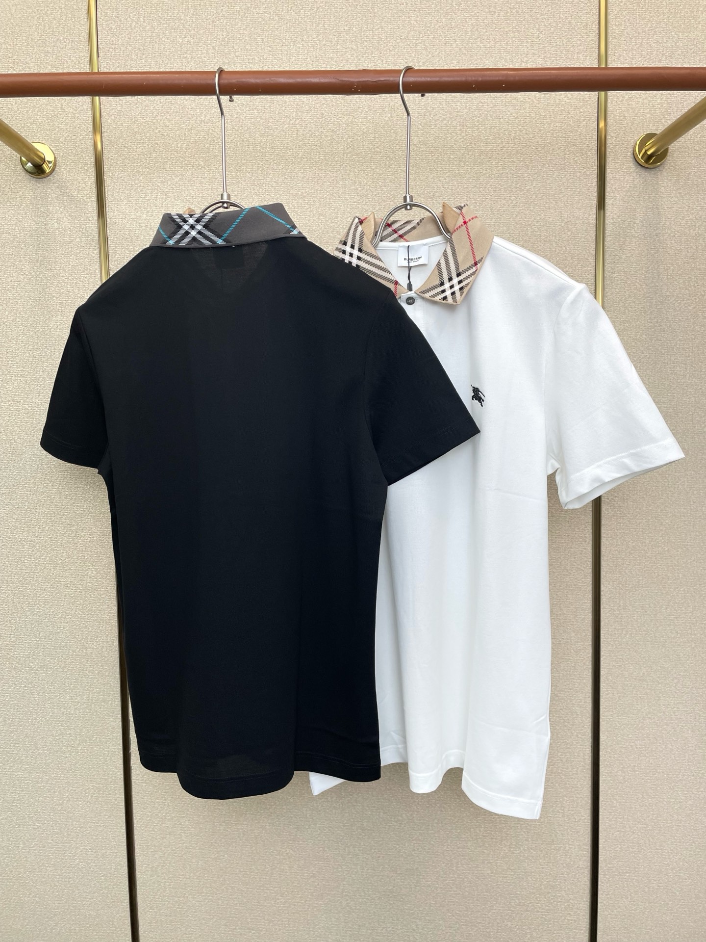 。Burberry巴宝莉💥砸锅卖铁都要上的新款新款原单男士休闲短袖 高端定制 高端版本 时尚百搭爆款⚠️