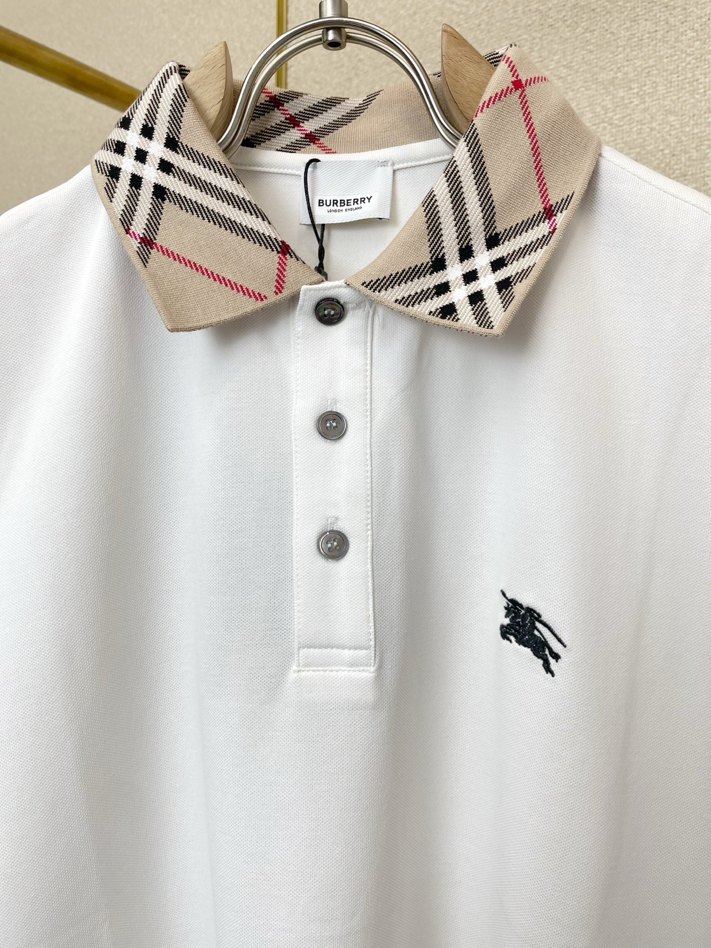 。Burberry巴宝莉💥砸锅卖铁都要上的新款新款原单男士休闲短袖 高端定制 高端版本 时尚百搭爆款⚠️
