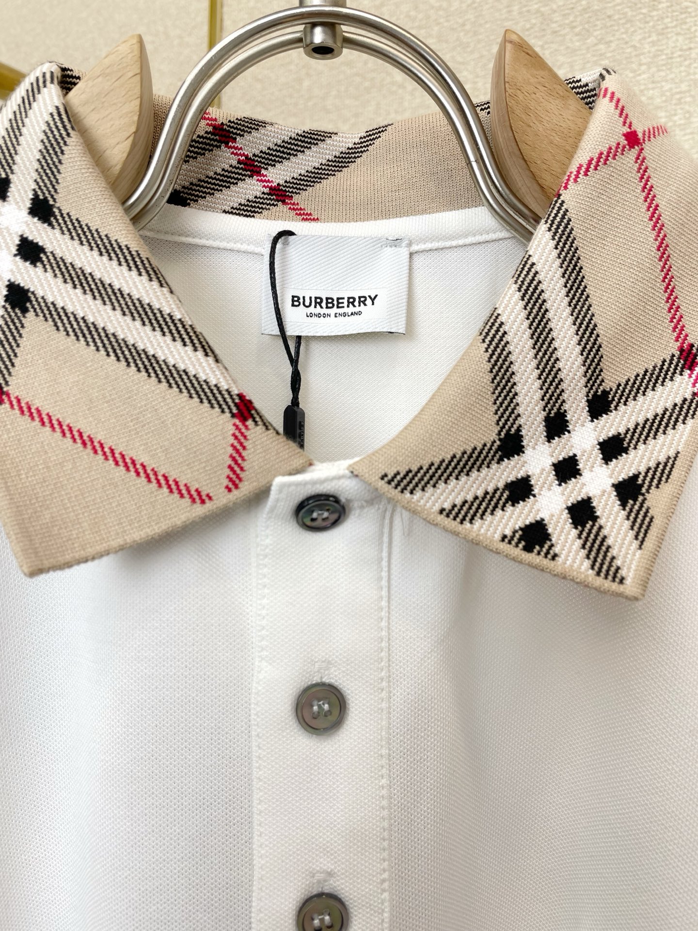 。Burberry巴宝莉💥砸锅卖铁都要上的新款新款原单男士休闲短袖 高端定制 高端版本 时尚百搭爆款⚠️