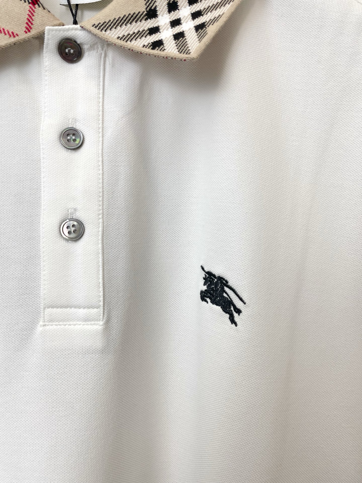 。Burberry巴宝莉💥砸锅卖铁都要上的新款新款原单男士休闲短袖 高端定制 高端版本 时尚百搭爆款⚠️