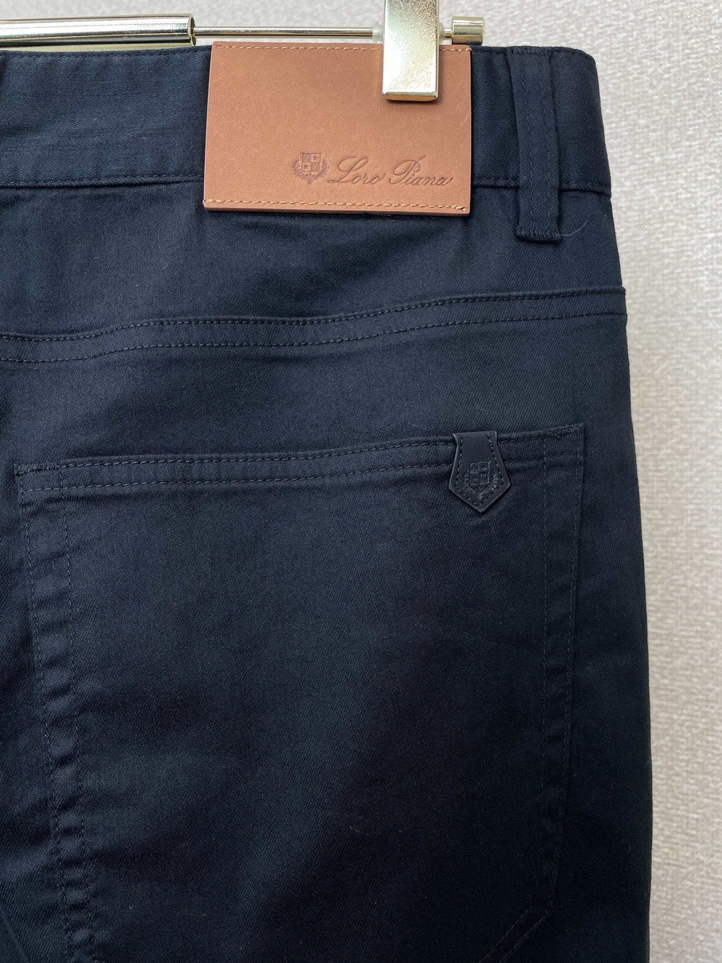 。Loro Piana-Loro Piana诺悠翩雅💥砸锅卖铁都要上的新款新款休闲裤 高端版本！专柜定制