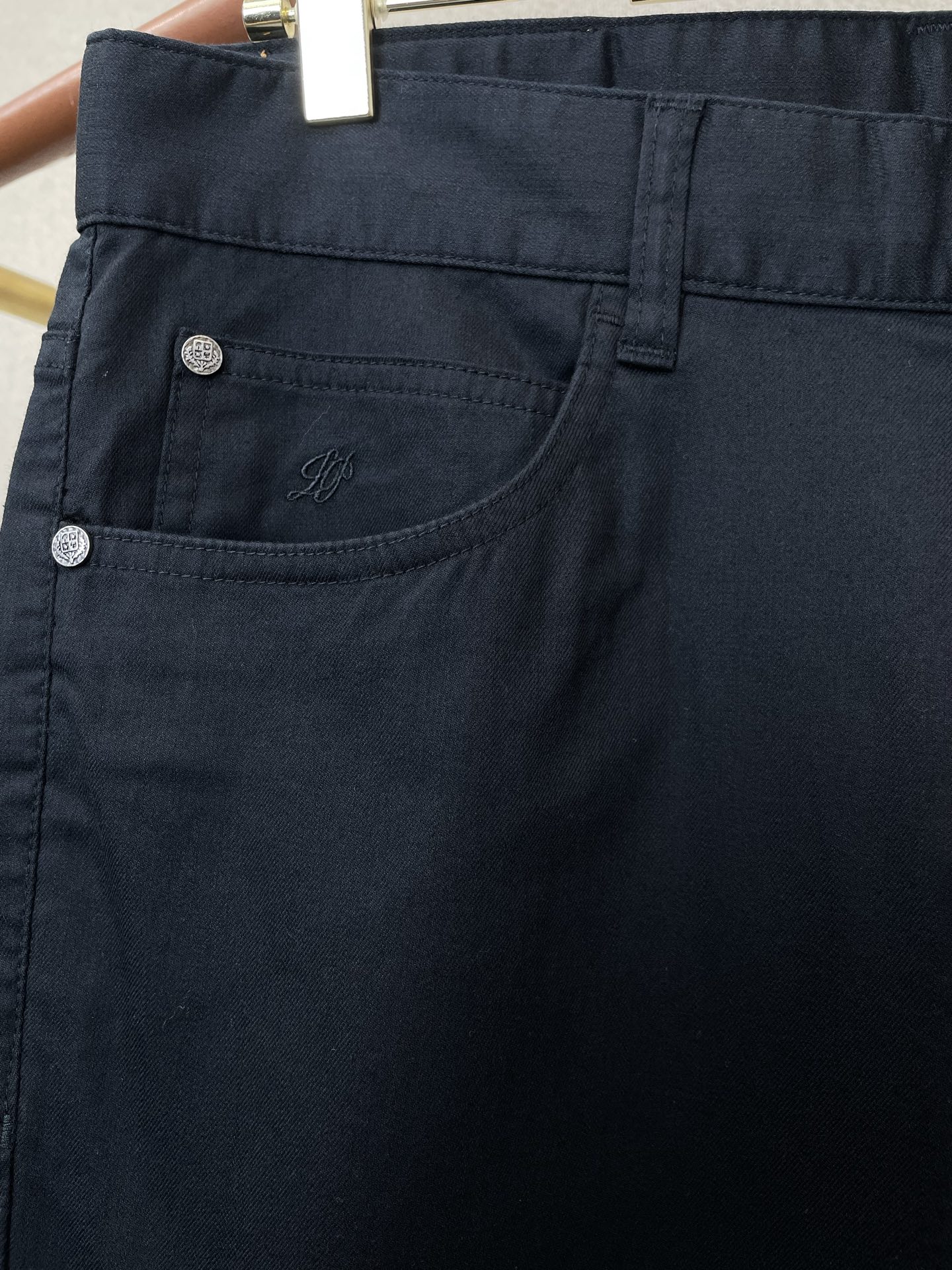 。Loro Piana-Loro Piana诺悠翩雅💥砸锅卖铁都要上的新款新款休闲裤 高端版本！专柜定制