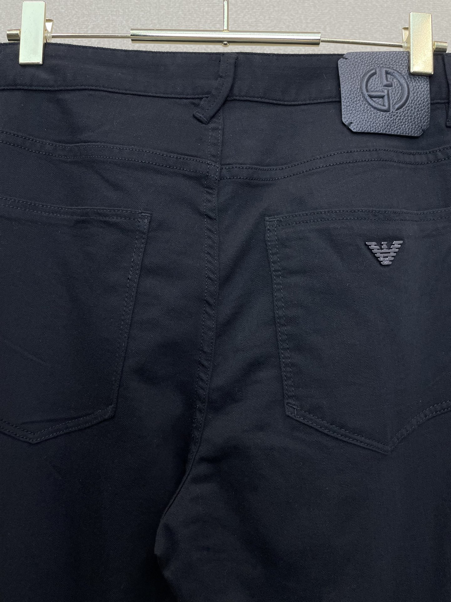 。ARMANI阿玛尼💥砸锅卖铁都要上的新款新款休闲牛仔裤👖高端版本！专柜定制面料 透气舒适度高，细节无可