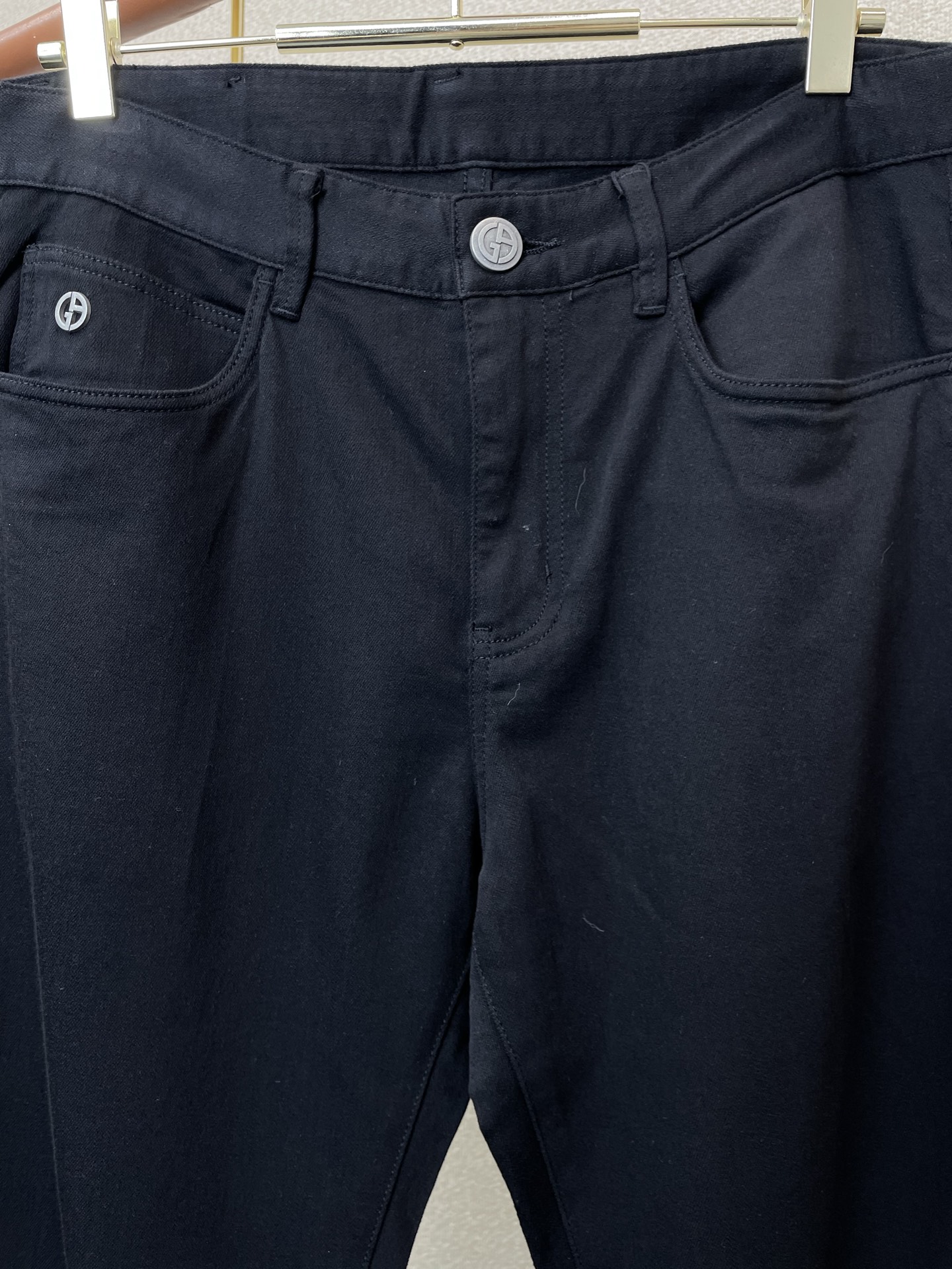 。ARMANI阿玛尼💥砸锅卖铁都要上的新款新款休闲牛仔裤👖高端版本！专柜定制面料 透气舒适度高，细节无可