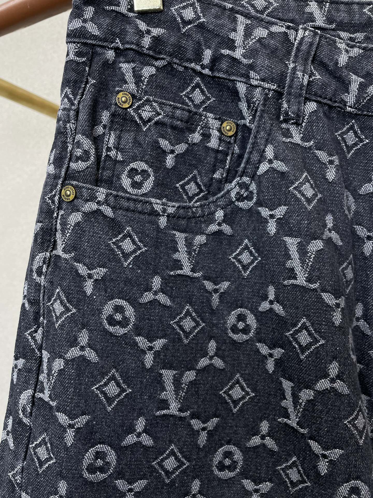 。Louis Vuitton路易威登💥独家专供新款休闲阔腿牛仔裤👖高端版本 专柜定制面料 透气舒适度高，