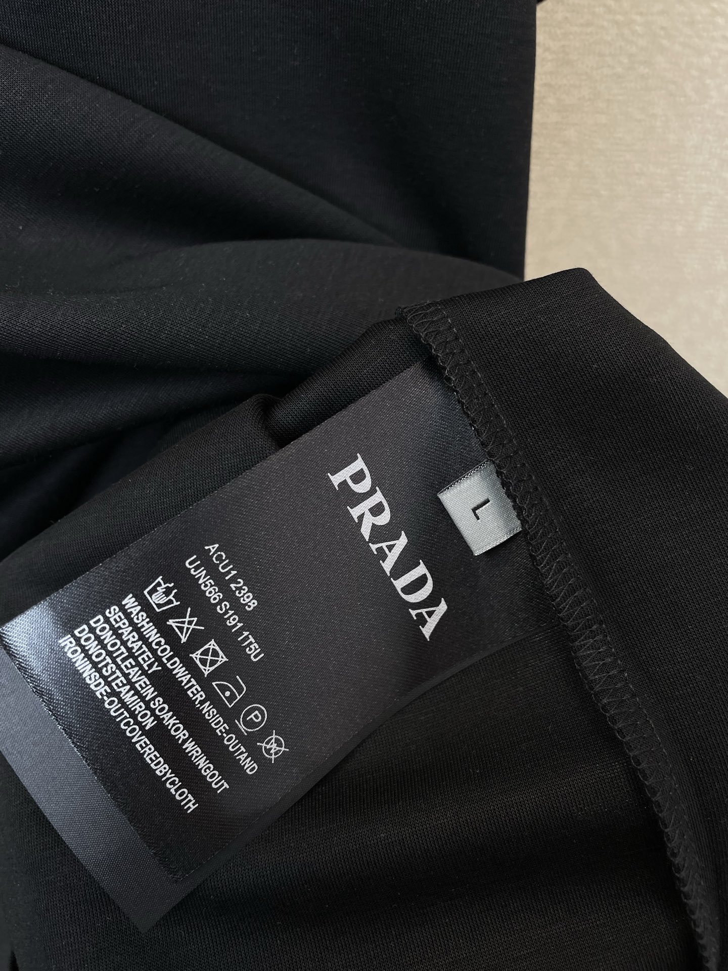 。Prada普拉达💥独家专供新款原单男士休闲短袖 高端定制 高端版本 时尚百搭爆款⚠️⚠️✨✨进口面料 