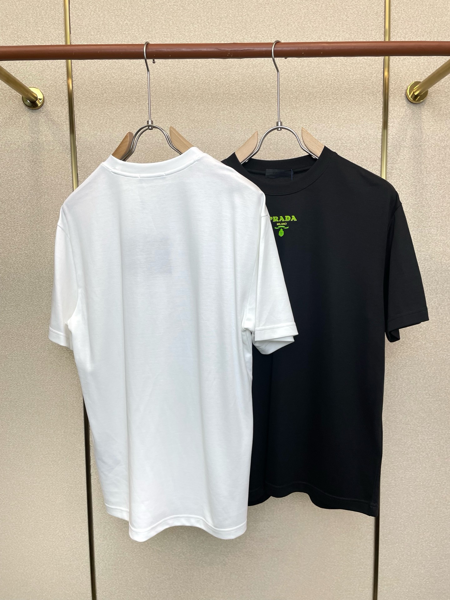 。Prada普拉达💥独家专供新款原单男士休闲短袖 高端定制 高端版本 时尚百搭爆款⚠️⚠️✨✨进口面料 