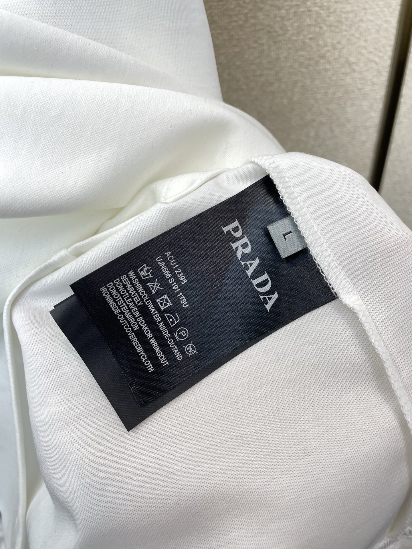 。Prada普拉达💥独家专供新款原单男士休闲短袖 高端定制 高端版本 时尚百搭爆款⚠️⚠️✨✨进口面料 