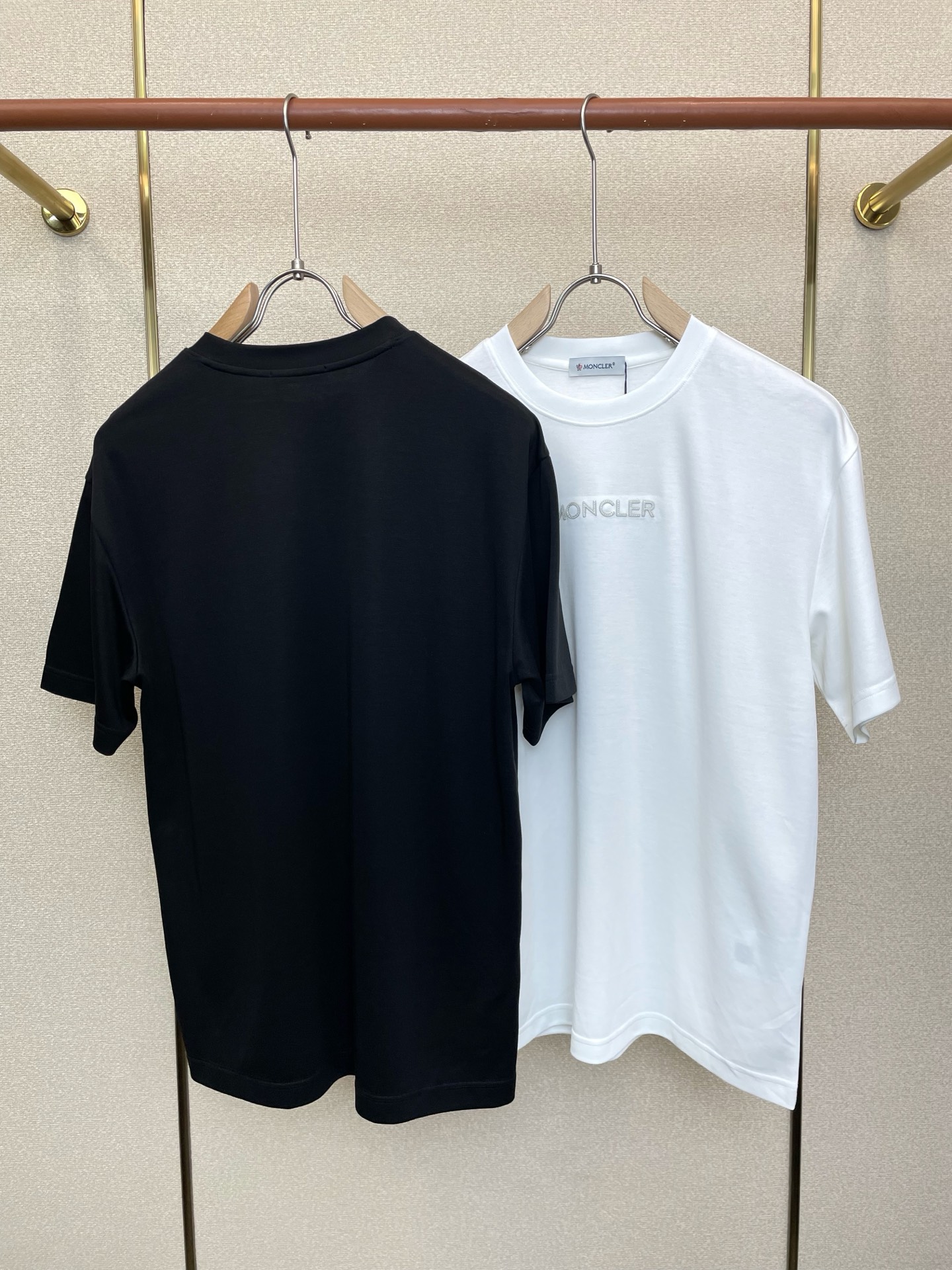 。Moncler蒙口💥独家专供新款原单男士休闲短袖 高端定制 高端版本 时尚百搭爆款⚠️⚠️✨✨进口面料