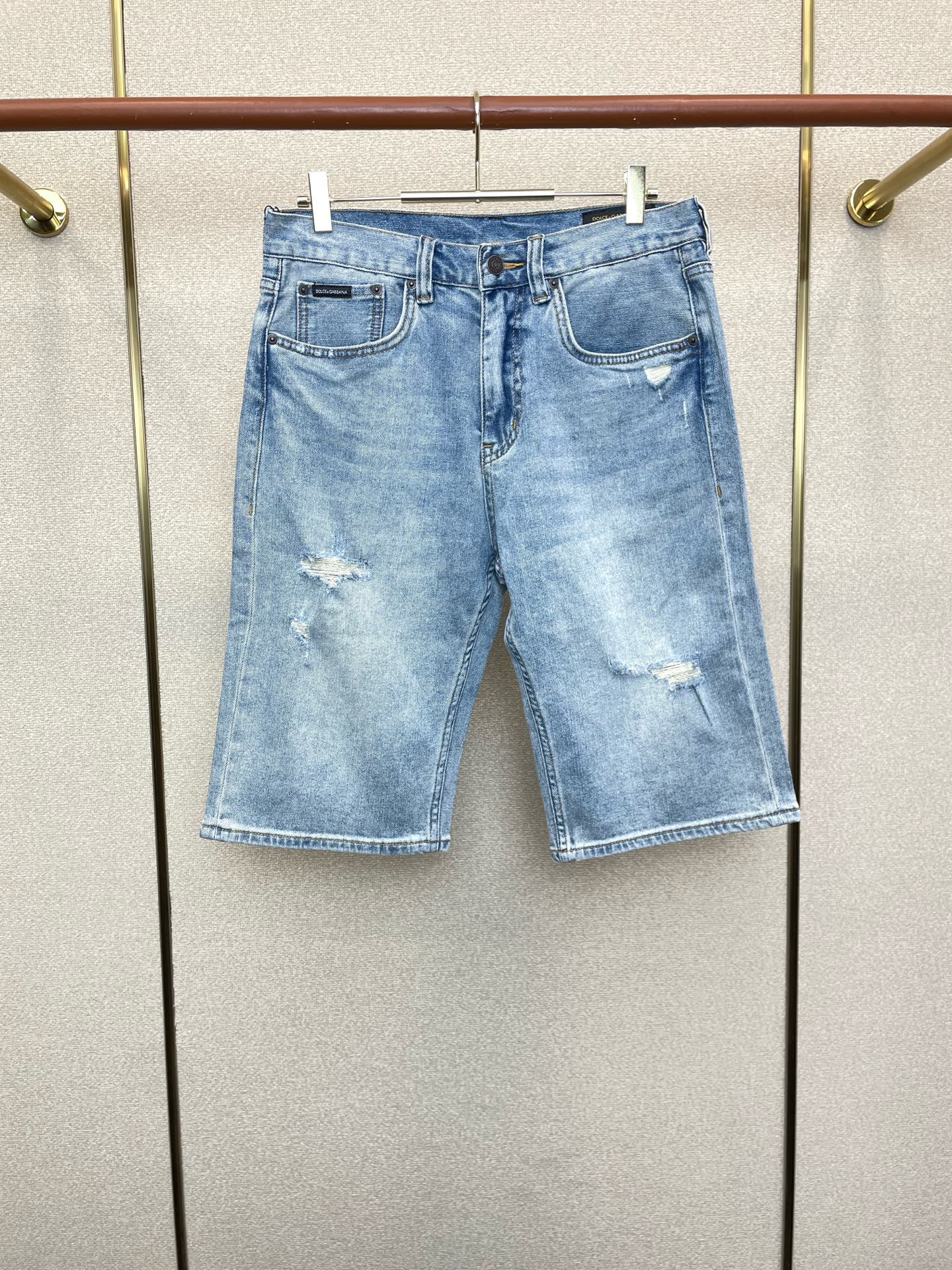 。Dolce&Gabbana杜嘉班纳💥独家专供新款休闲牛仔短裤🩳高端版本！专柜定制面料 透气舒适度高，细