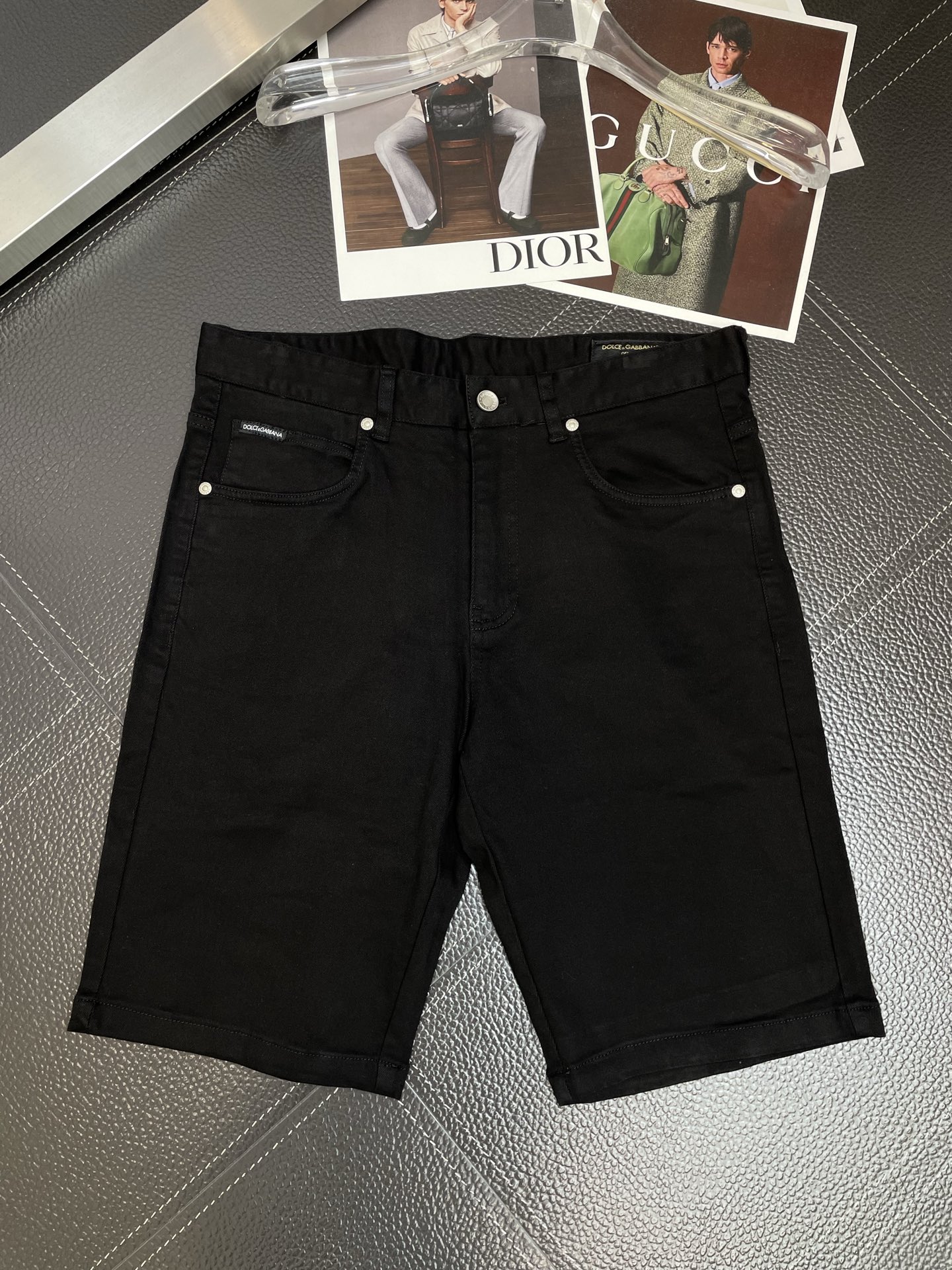 。Dolce&Gabbana杜嘉班纳💥独家专供新款休闲牛仔短裤🩳高端版本！专柜定制面料 透气舒适度高，细