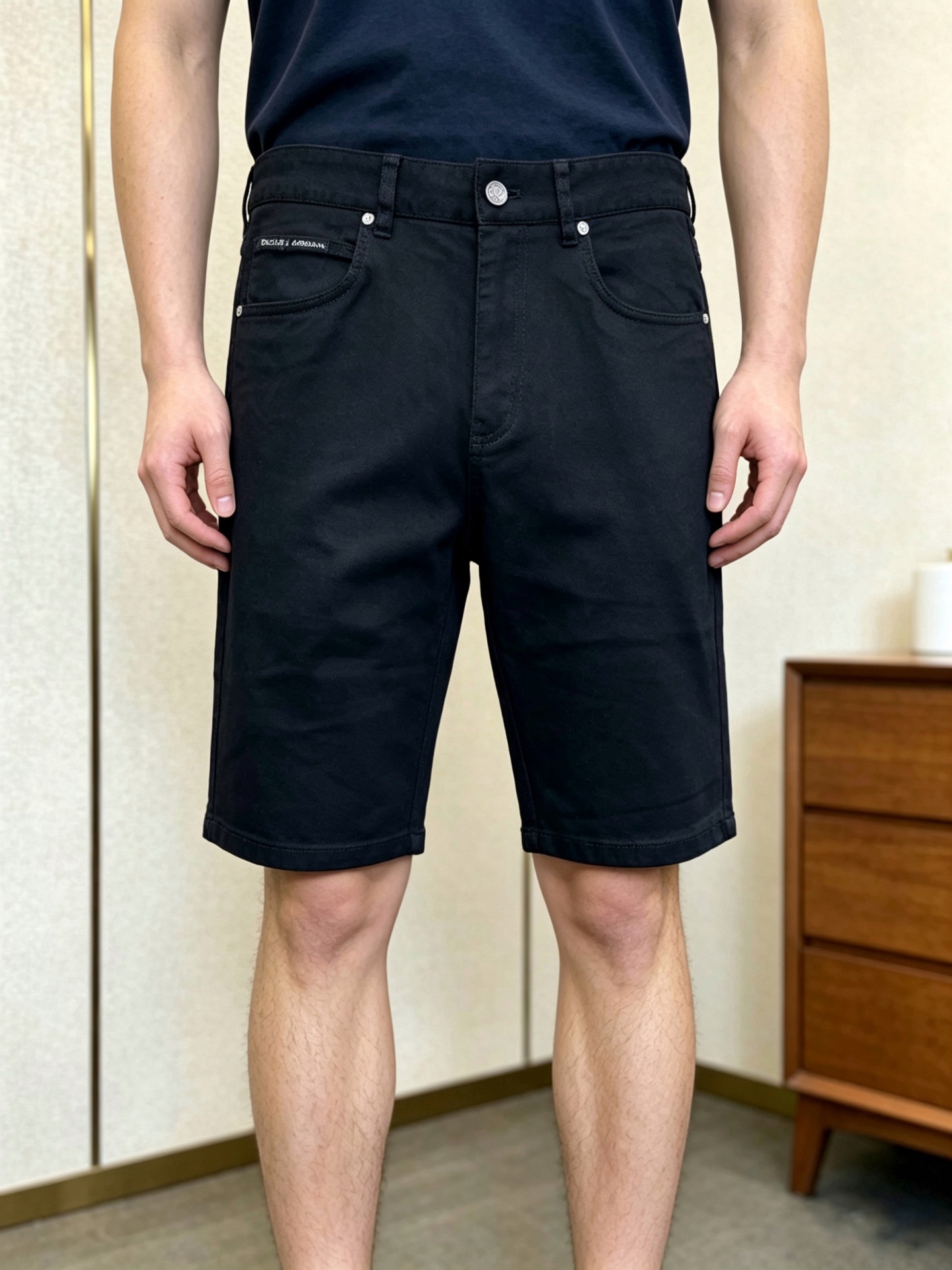 。Dolce&Gabbana杜嘉班纳💥独家专供新款休闲牛仔短裤🩳高端版本！专柜定制面料 透气舒适度高，细