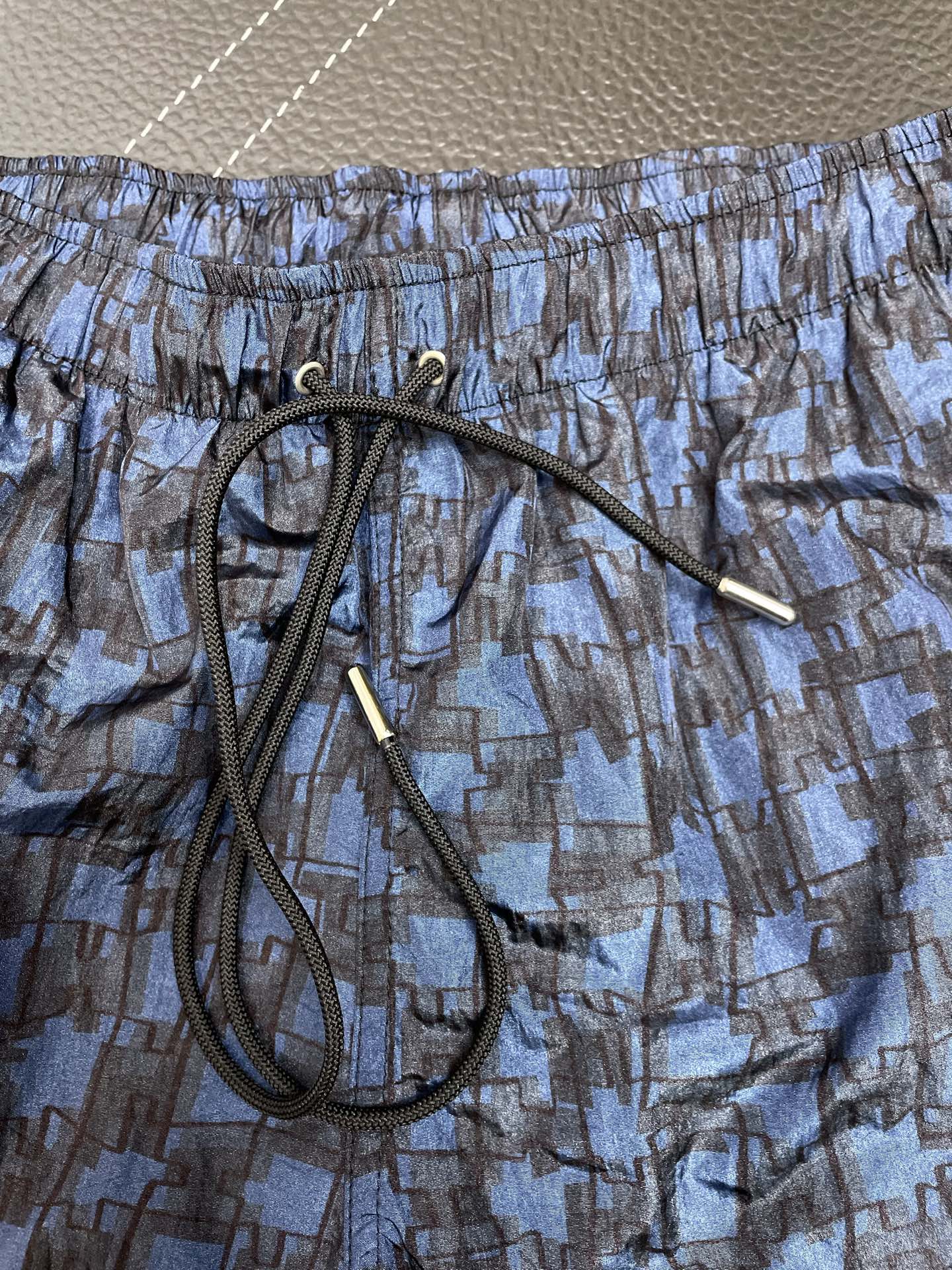 。Hermès爱马仕💥独家专供新款休闲短裤🩳 高端版本 专柜定制面料 透气舒适度高，细节无可挑剔，品牌元