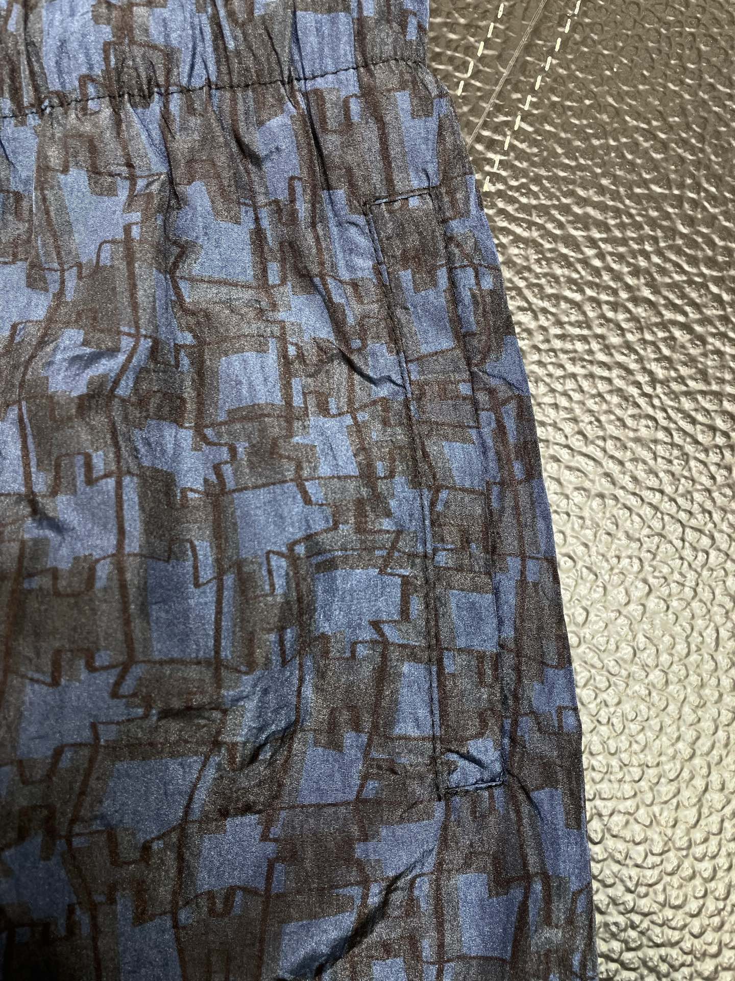 。Hermès爱马仕💥独家专供新款休闲短裤🩳 高端版本 专柜定制面料 透气舒适度高，细节无可挑剔，品牌元