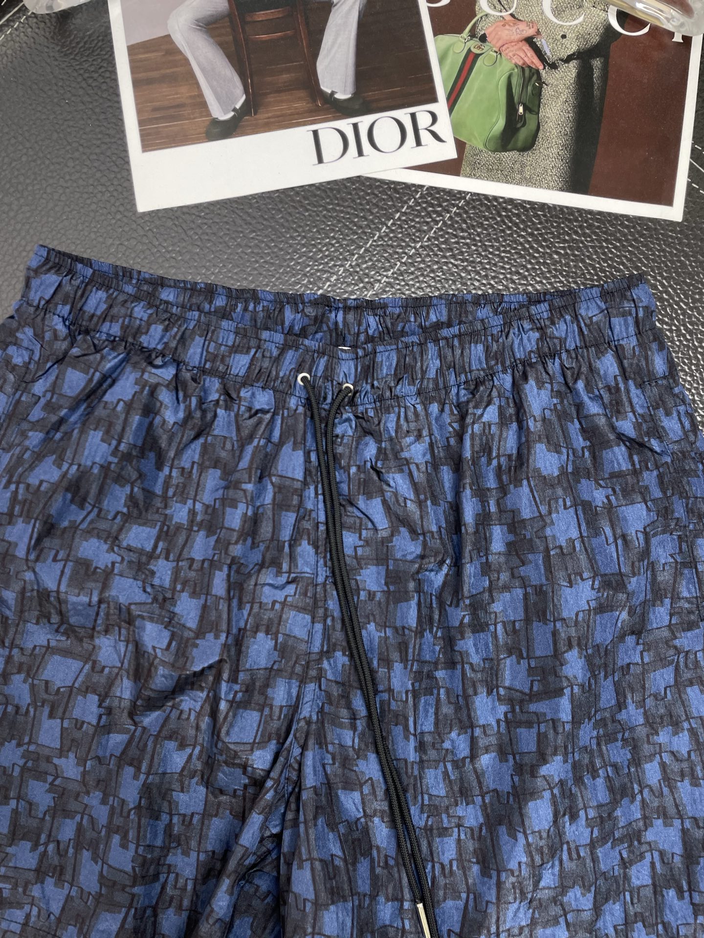 。Hermès爱马仕💥独家专供新款休闲短裤🩳 高端版本 专柜定制面料 透气舒适度高，细节无可挑剔，品牌元