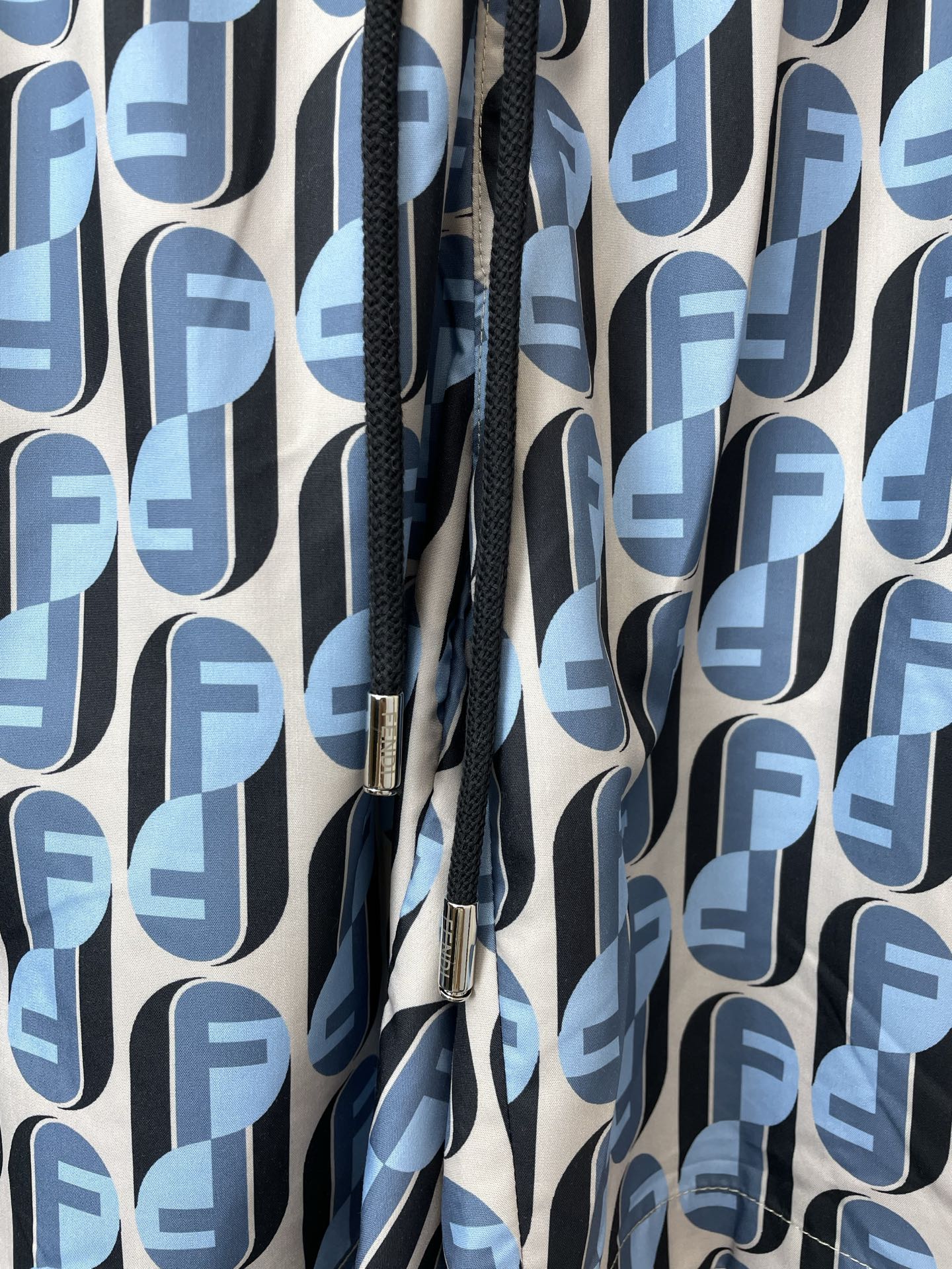 /套。FENDI芬迪💥独家专供新款专柜同款短袖套装，高级感满满！细节精致高档，做工无可挑剔！进口面料 立