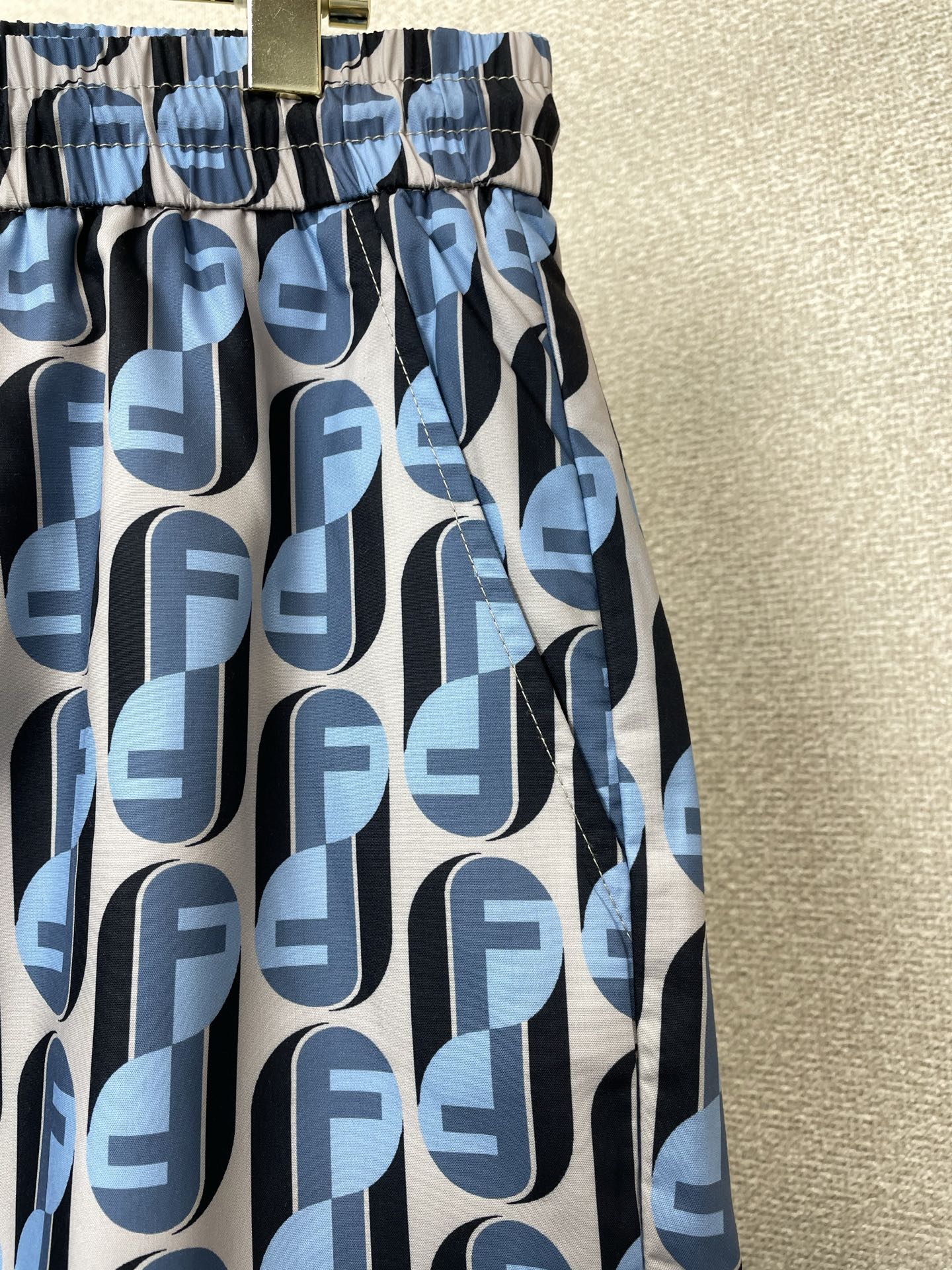 /套。FENDI芬迪💥独家专供新款专柜同款短袖套装，高级感满满！细节精致高档，做工无可挑剔！进口面料 立