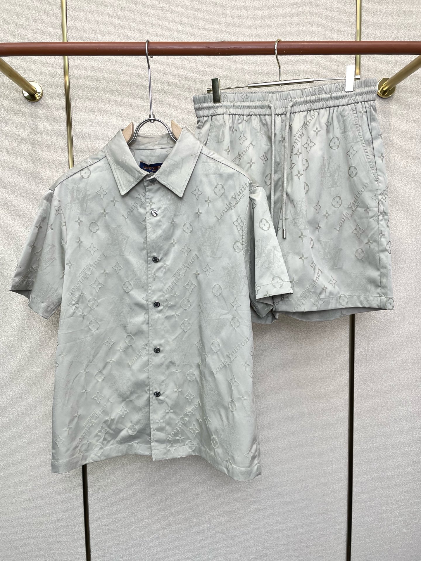 /套。Louis Vuitton路易威登💥独家专供新款专柜同款短袖套装，高级感满满！细节精致高档，做工无