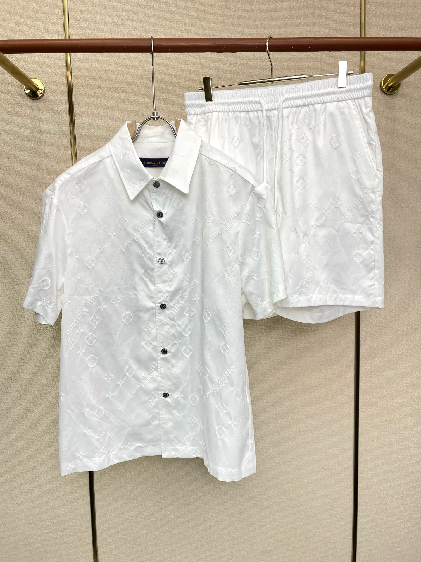 /套。Louis Vuitton路易威登💥独家专供新款专柜同款短袖套装，高级感满满！细节精致高档，做工无