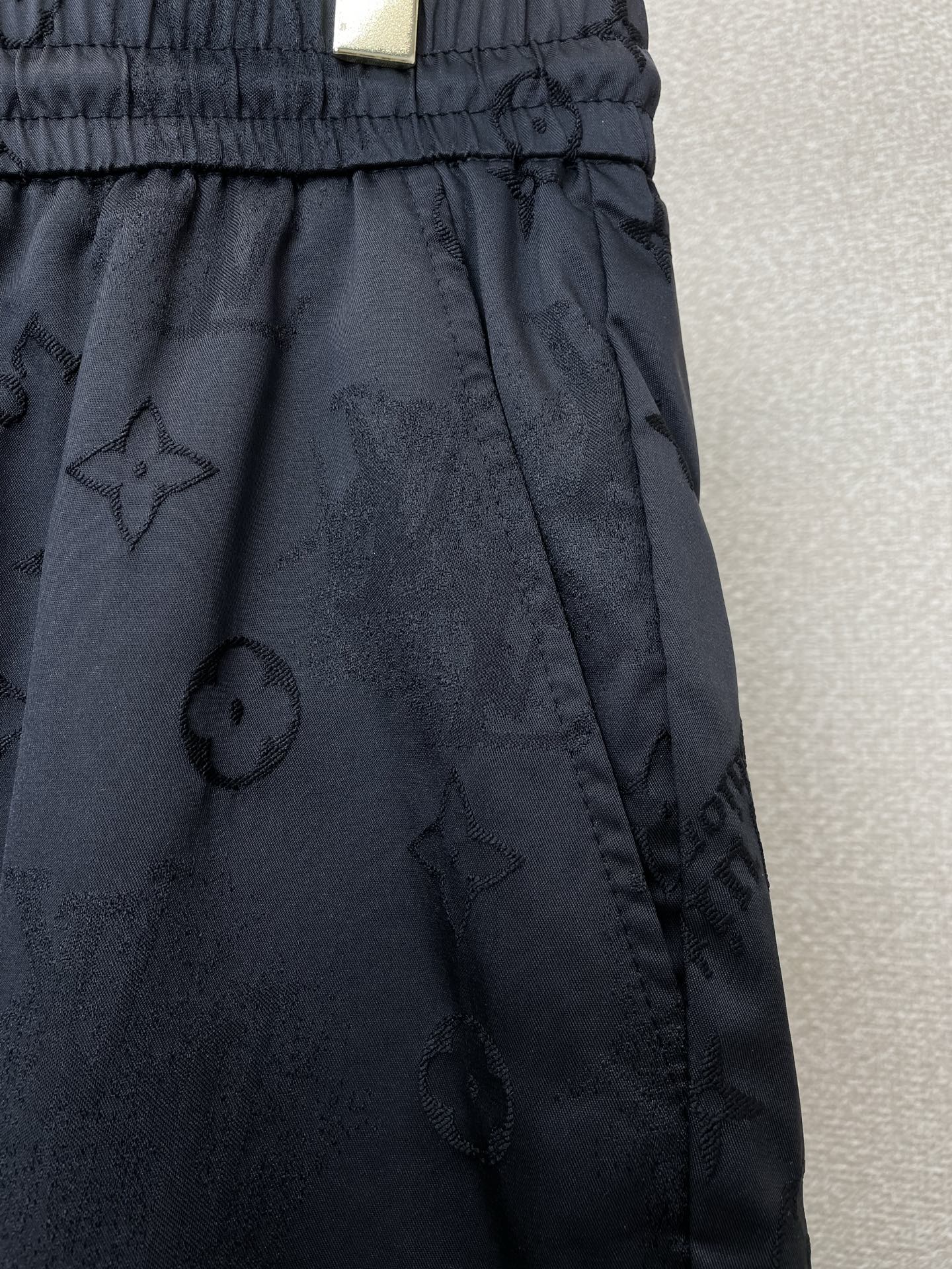 /套。Louis Vuitton路易威登💥独家专供新款专柜同款短袖套装，高级感满满！细节精致高档，做工无