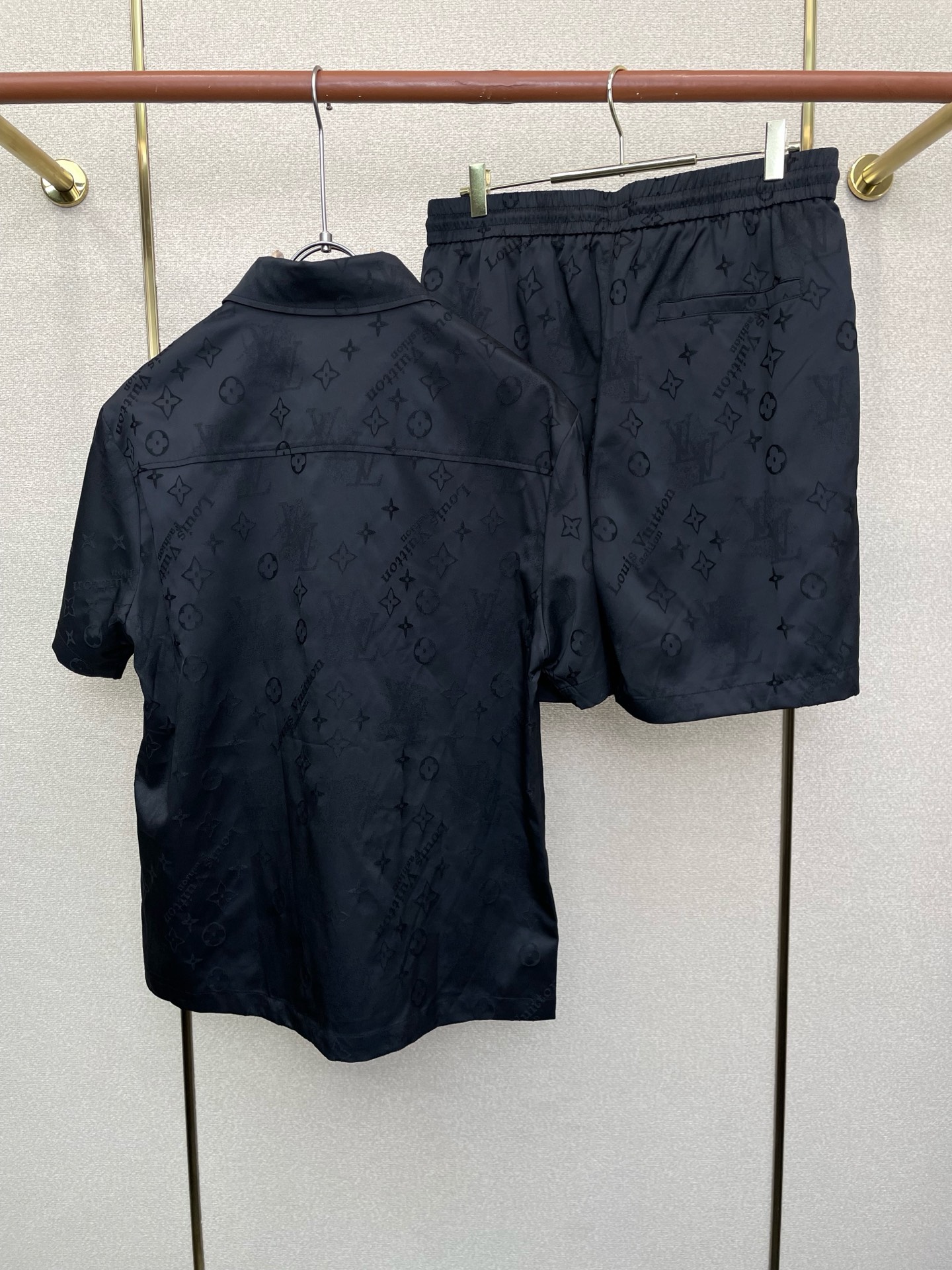 /套。Louis Vuitton路易威登💥独家专供新款专柜同款短袖套装，高级感满满！细节精致高档，做工无