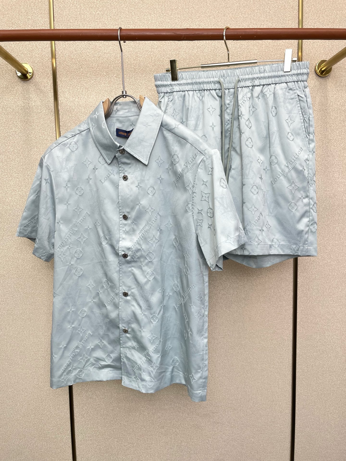 /套。Louis Vuitton路易威登💥独家专供新款专柜同款短袖套装，高级感满满！细节精致高档，做工无