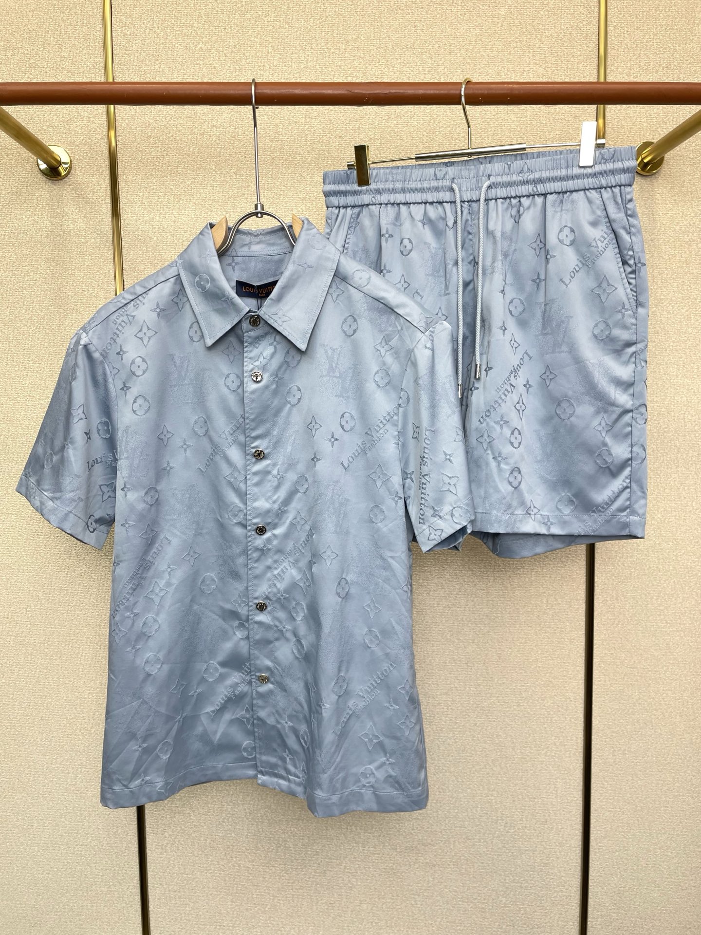 /套。Louis Vuitton路易威登💥独家专供新款专柜同款短袖套装，高级感满满！细节精致高档，做工无