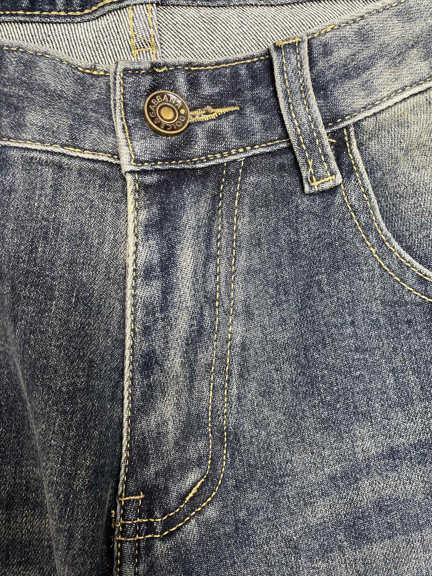 。Dolce&Gabbana杜嘉班纳💥独家专供新款休闲牛仔短裤🩳 高端版本！专柜定制面料 透气舒适度高，