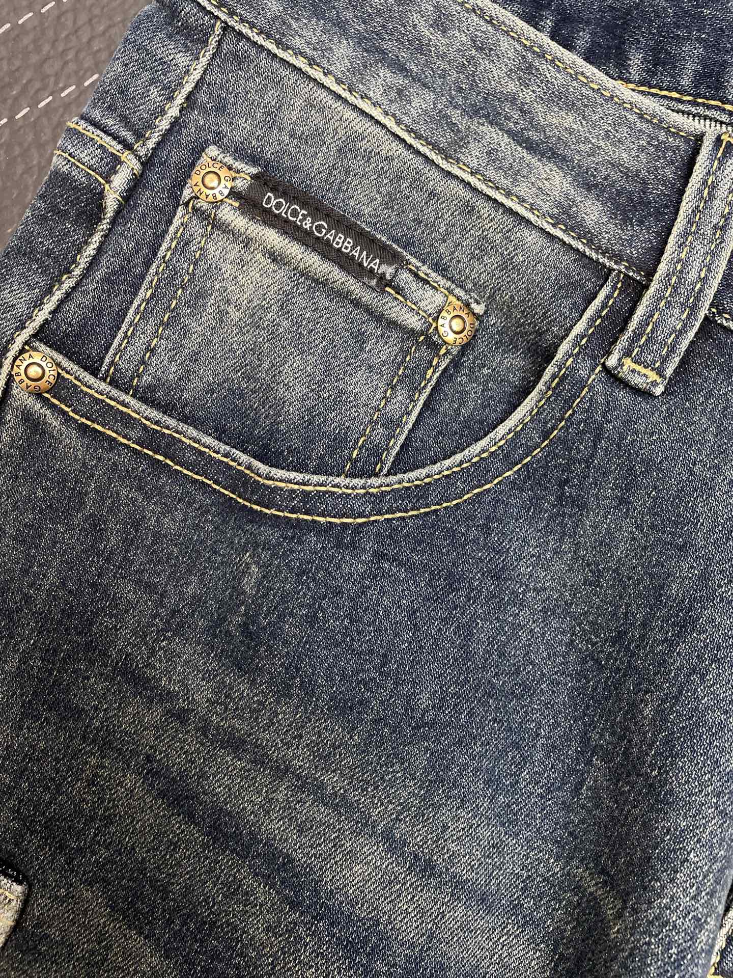 。Dolce&Gabbana杜嘉班纳💥独家专供新款休闲牛仔短裤🩳 高端版本！专柜定制面料 透气舒适度高，