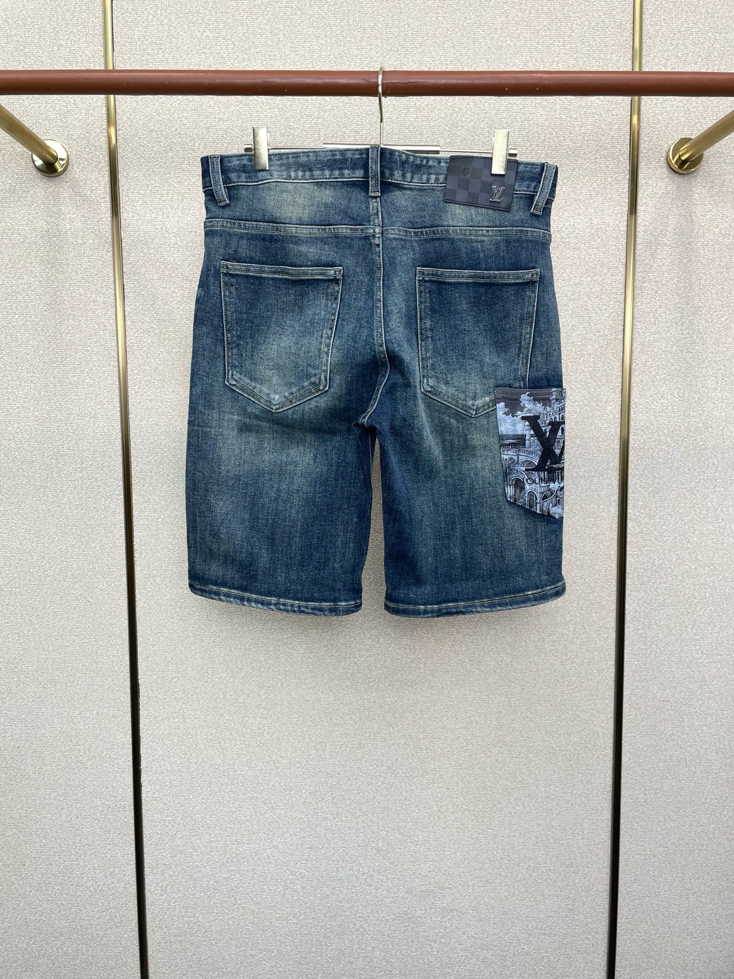 。Louis Vuitton路易威登💥独家专供新款休闲牛仔短裤🩳 高端版本！专柜定制面料 透气舒适度高，