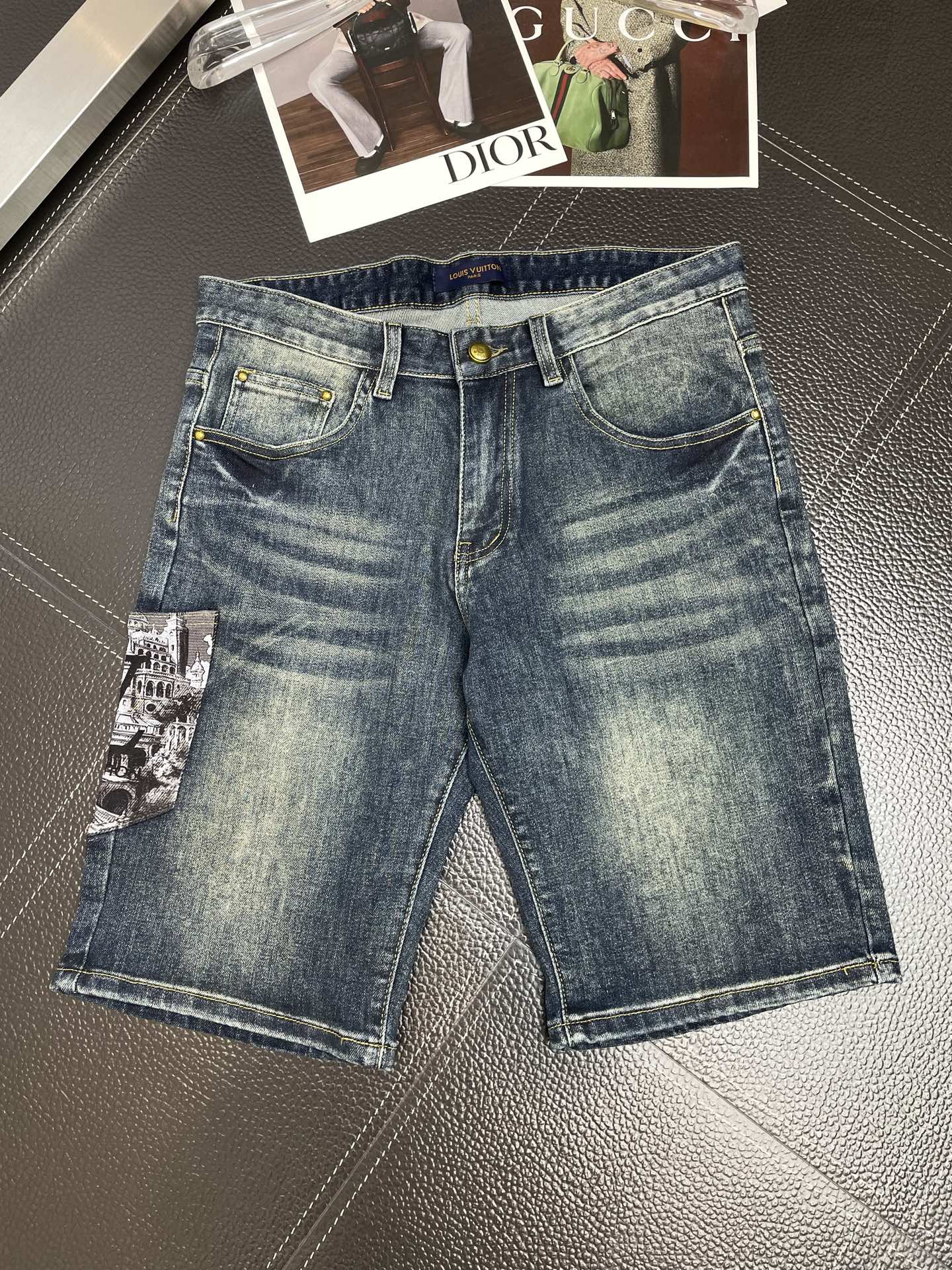 。Louis Vuitton路易威登💥独家专供新款休闲牛仔短裤🩳 高端版本！专柜定制面料 透气舒适度高，