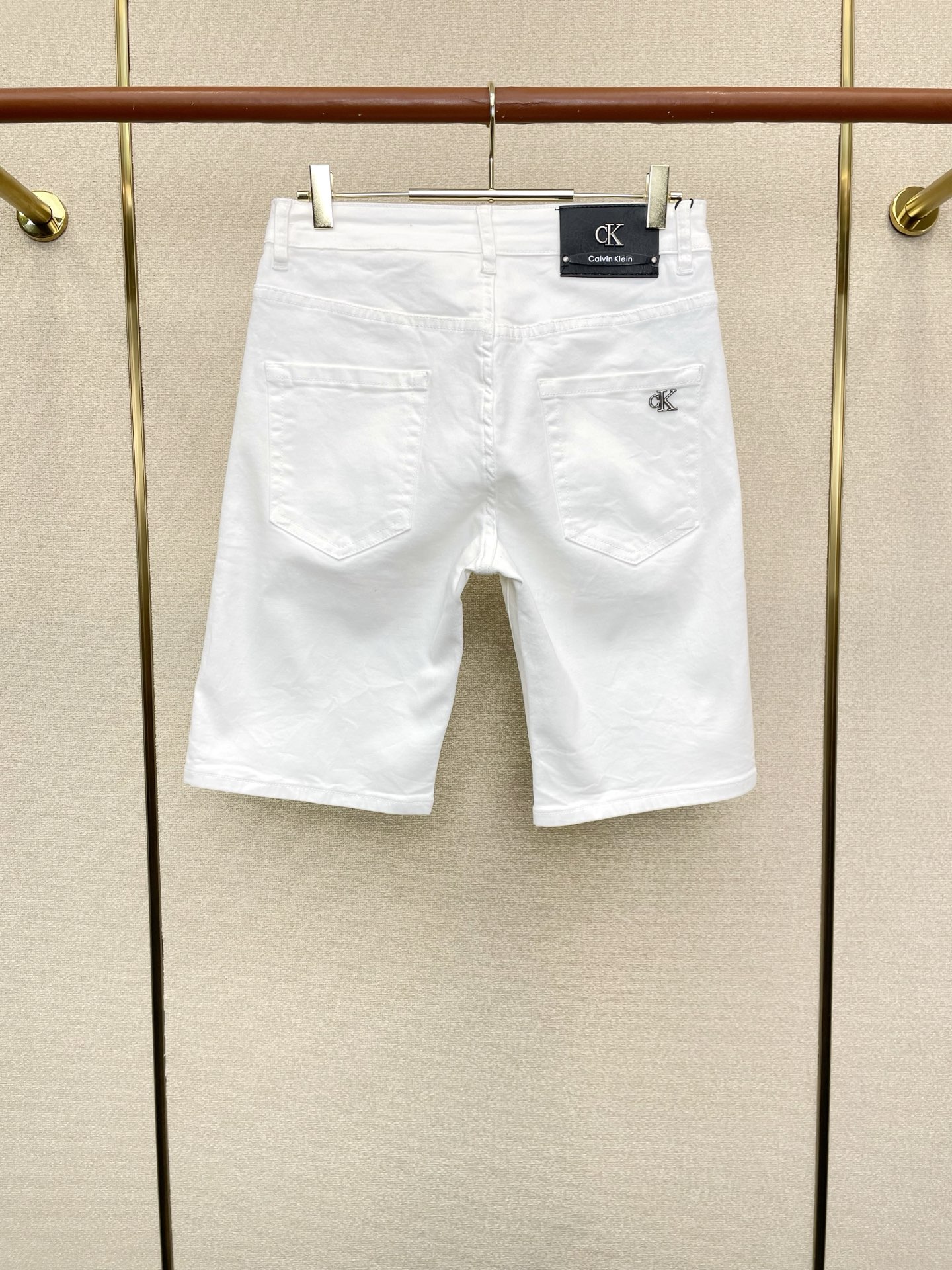 。Calvin Klein💥独家专供新款休闲短裤🩳 高端版本！专柜定制面料 透气舒适度高，细节无可挑剔，