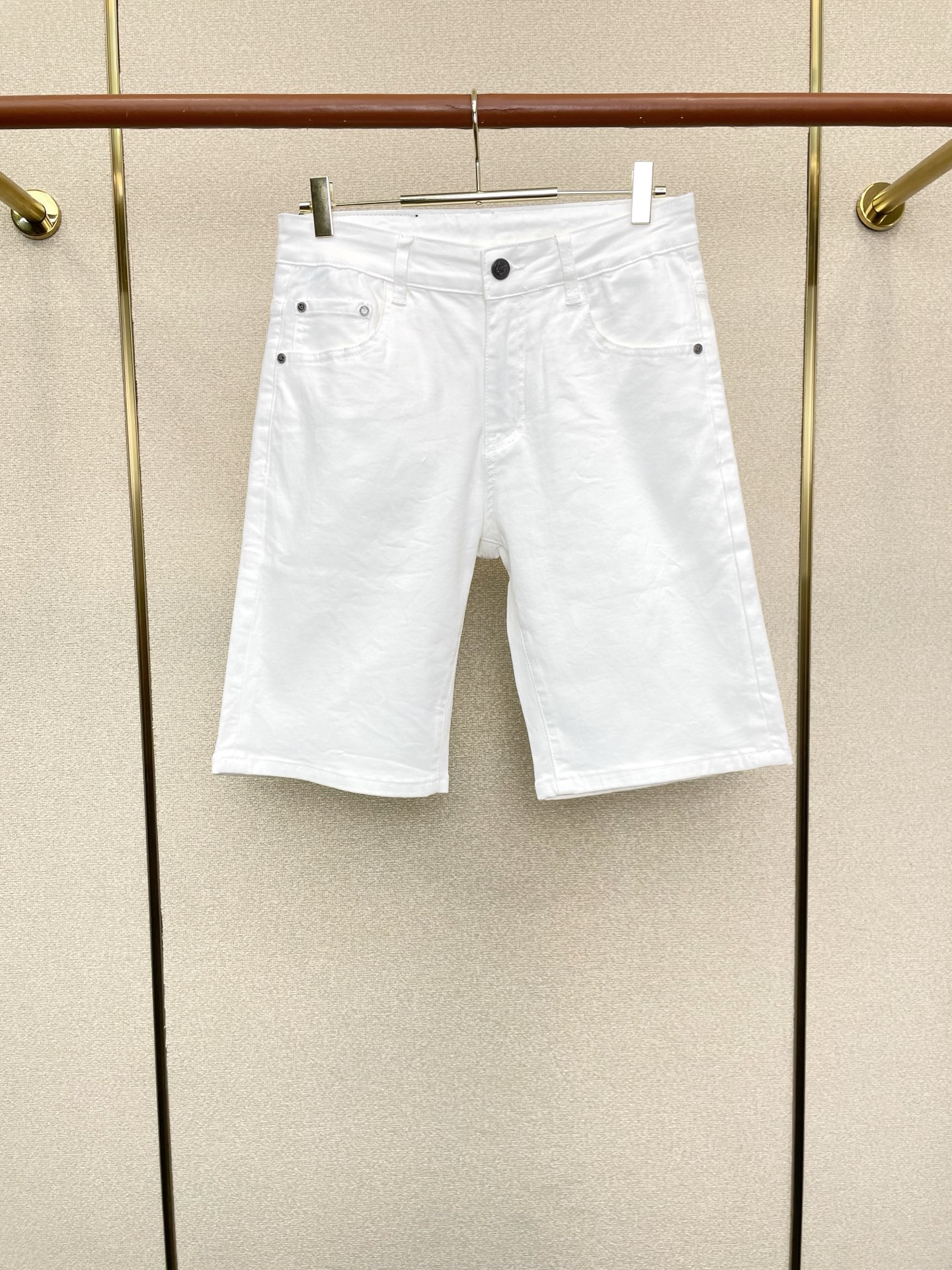 。Calvin Klein💥独家专供新款休闲短裤🩳 高端版本！专柜定制面料 透气舒适度高，细节无可挑剔，