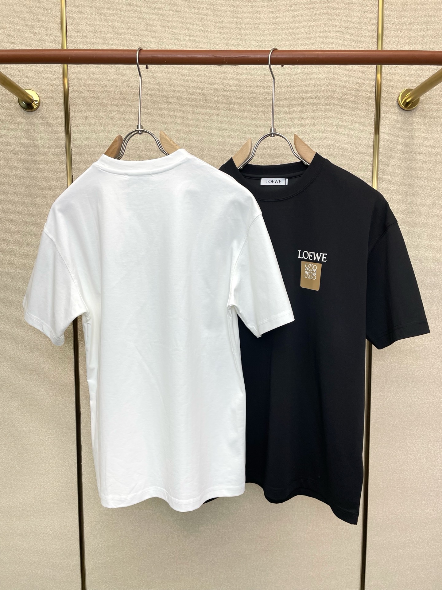。LOEWE罗意威💥砸锅卖铁都要上的新款新款原单男士休闲短袖 高端定制 高端版本 时尚百搭爆款⚠️⚠️✨