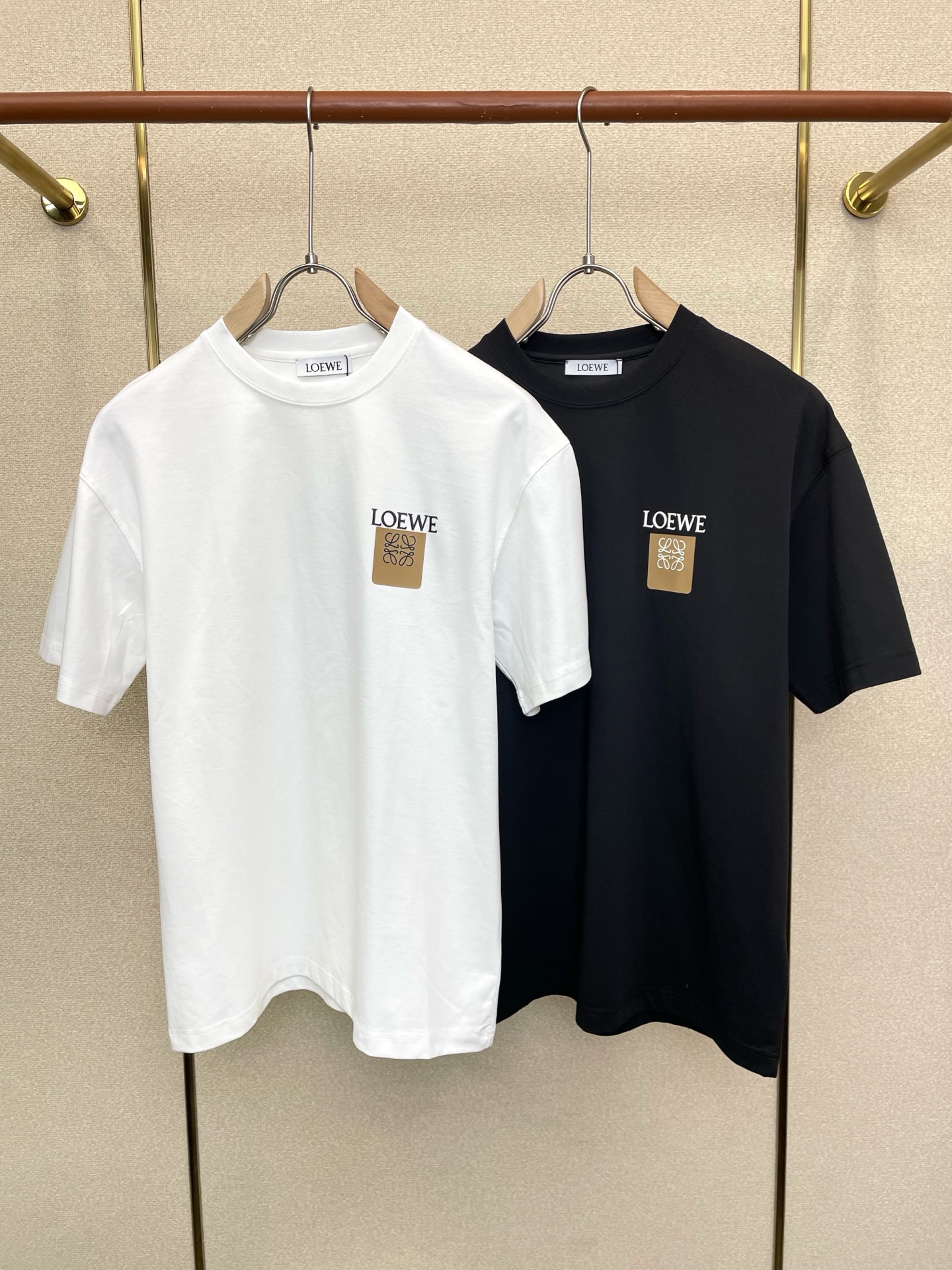 。LOEWE罗意威💥砸锅卖铁都要上的新款新款原单男士休闲短袖 高端定制 高端版本 时尚百搭爆款⚠️⚠️✨