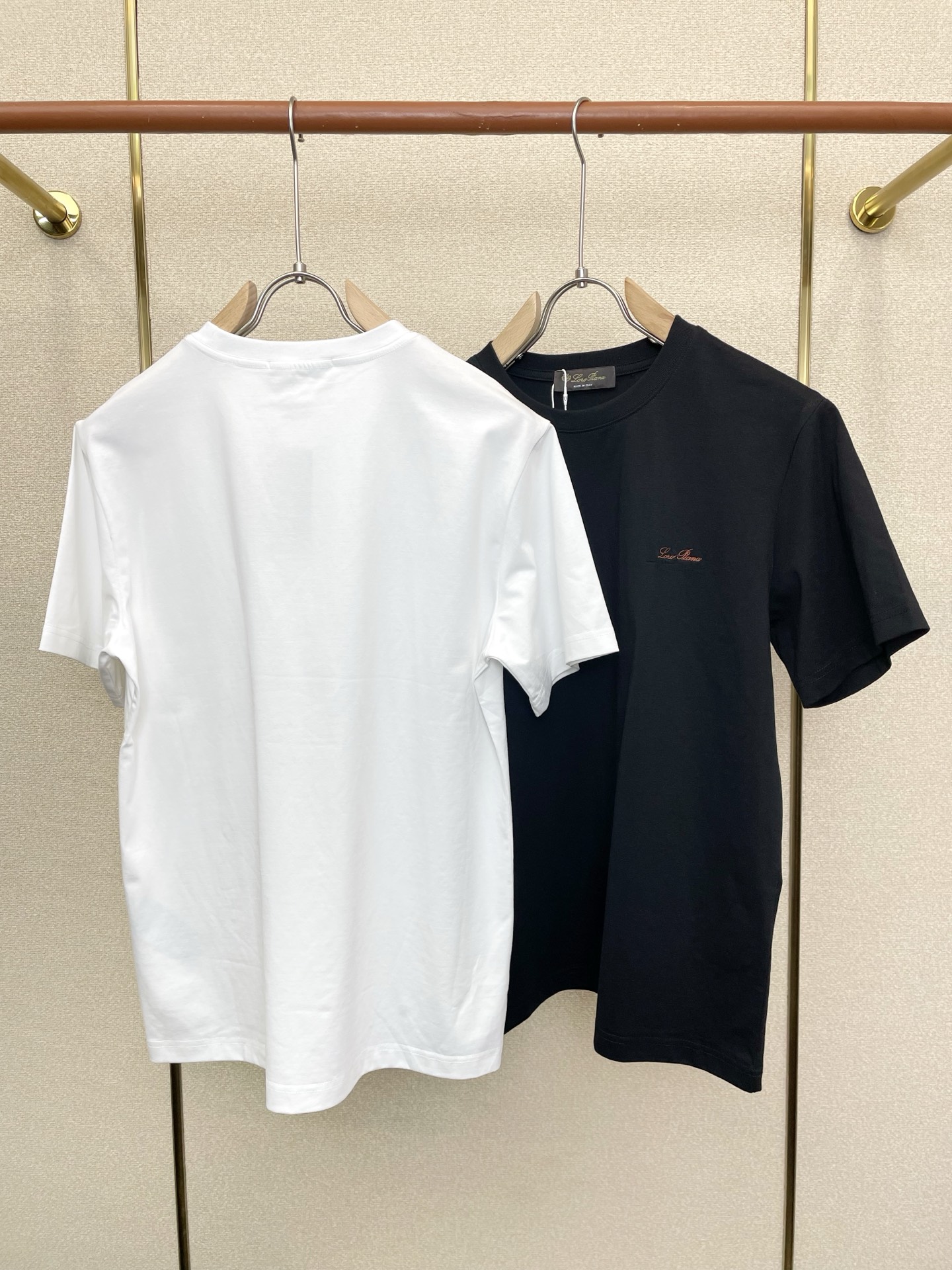。Loro Piana-Loro Piana诺悠翩雅💥砸锅卖铁都要上的新款新款原单男士休闲短袖 高端定制