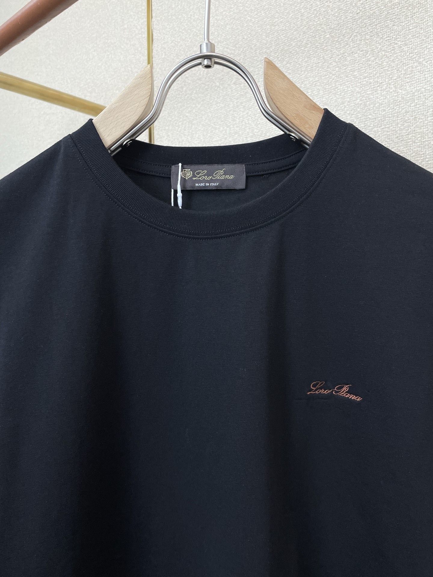 。Loro Piana-Loro Piana诺悠翩雅💥砸锅卖铁都要上的新款新款原单男士休闲短袖 高端定制