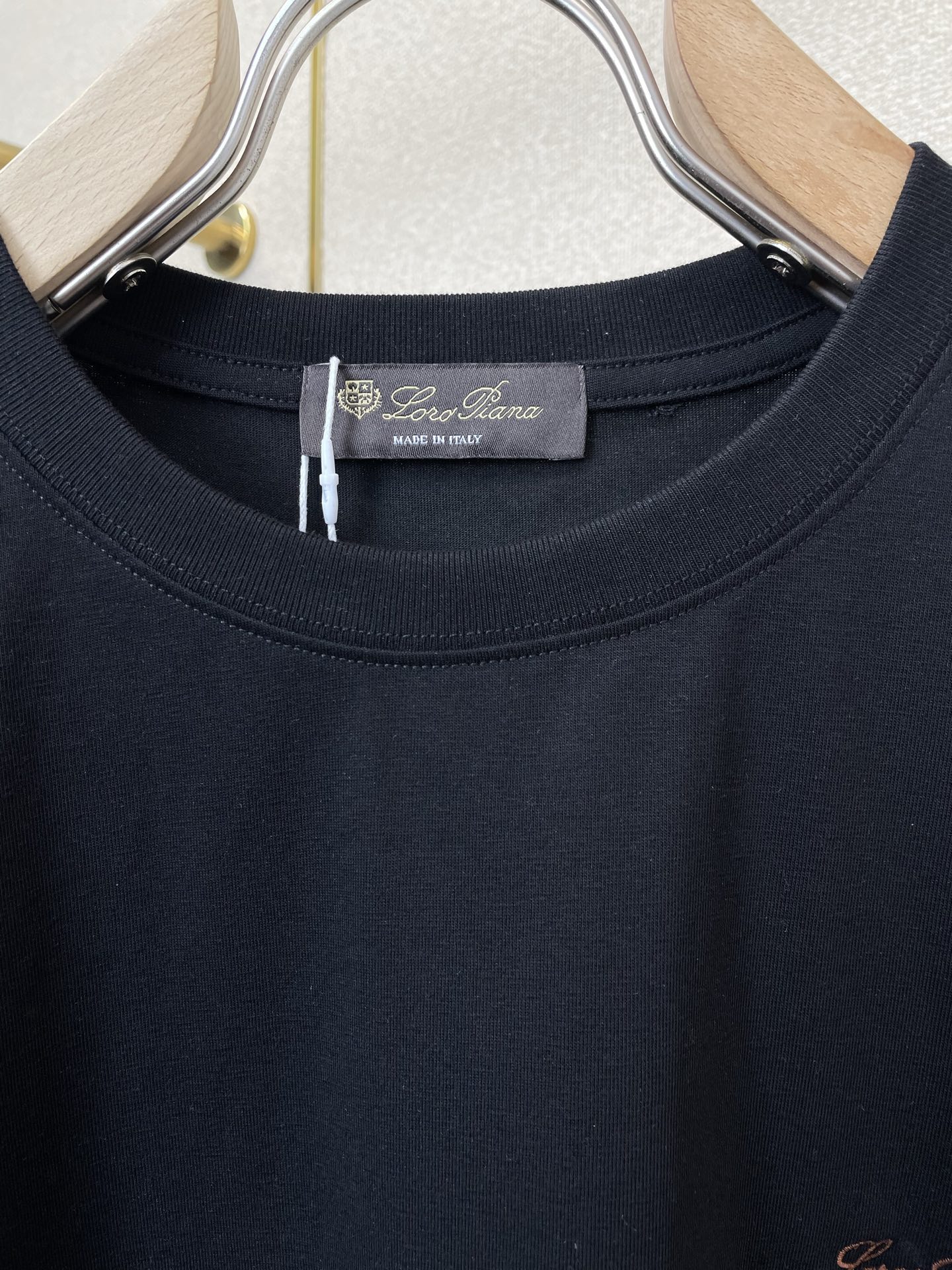 。Loro Piana-Loro Piana诺悠翩雅💥砸锅卖铁都要上的新款新款原单男士休闲短袖 高端定制