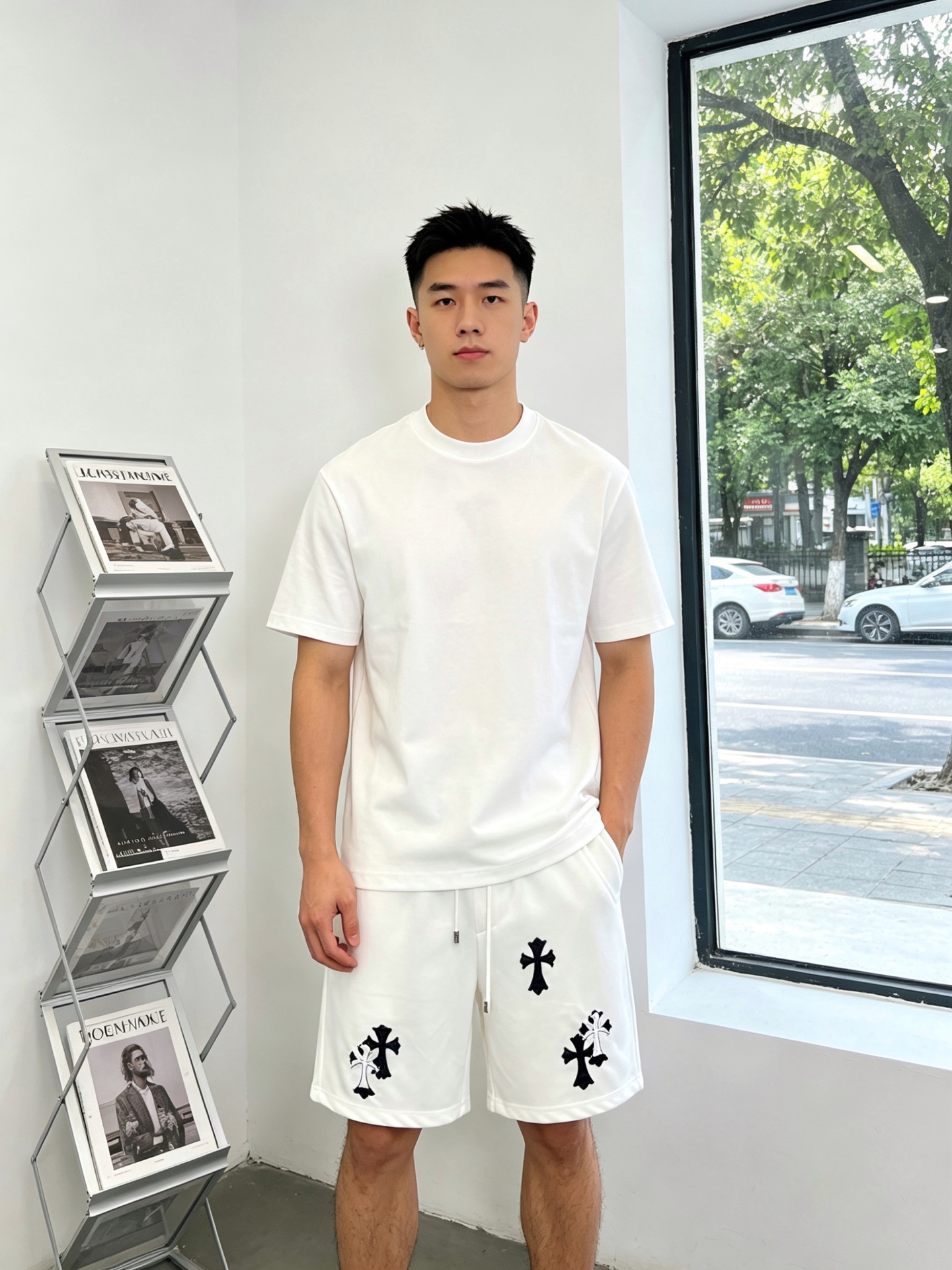 NO:833153,.Chrome hearts Chrome hearts exclusive new casual shorts high-end version!  Custom-made fabrics at the counter are highly breathable and comfortable, with impeccable details and brand element design concepts, reflecting high quality. It feels delicate and soft!  It presents a casual cut and the upper body shape is awesome!  Code number: M-3XL,,chrome hearts,chrome hearts,shorts,19860909.Chrome hearts克罗心独家专供新款休闲短裤 高端版本！专柜定制面料 透气舒适度高,细节无可挑剔,品牌元素设计理念,体现高品质.手感细腻柔软！呈现休闲裁剪,上身版型超赞！码数: M-3XL,,chrome hearts,chrome hearts,shorts,,Men's clothing